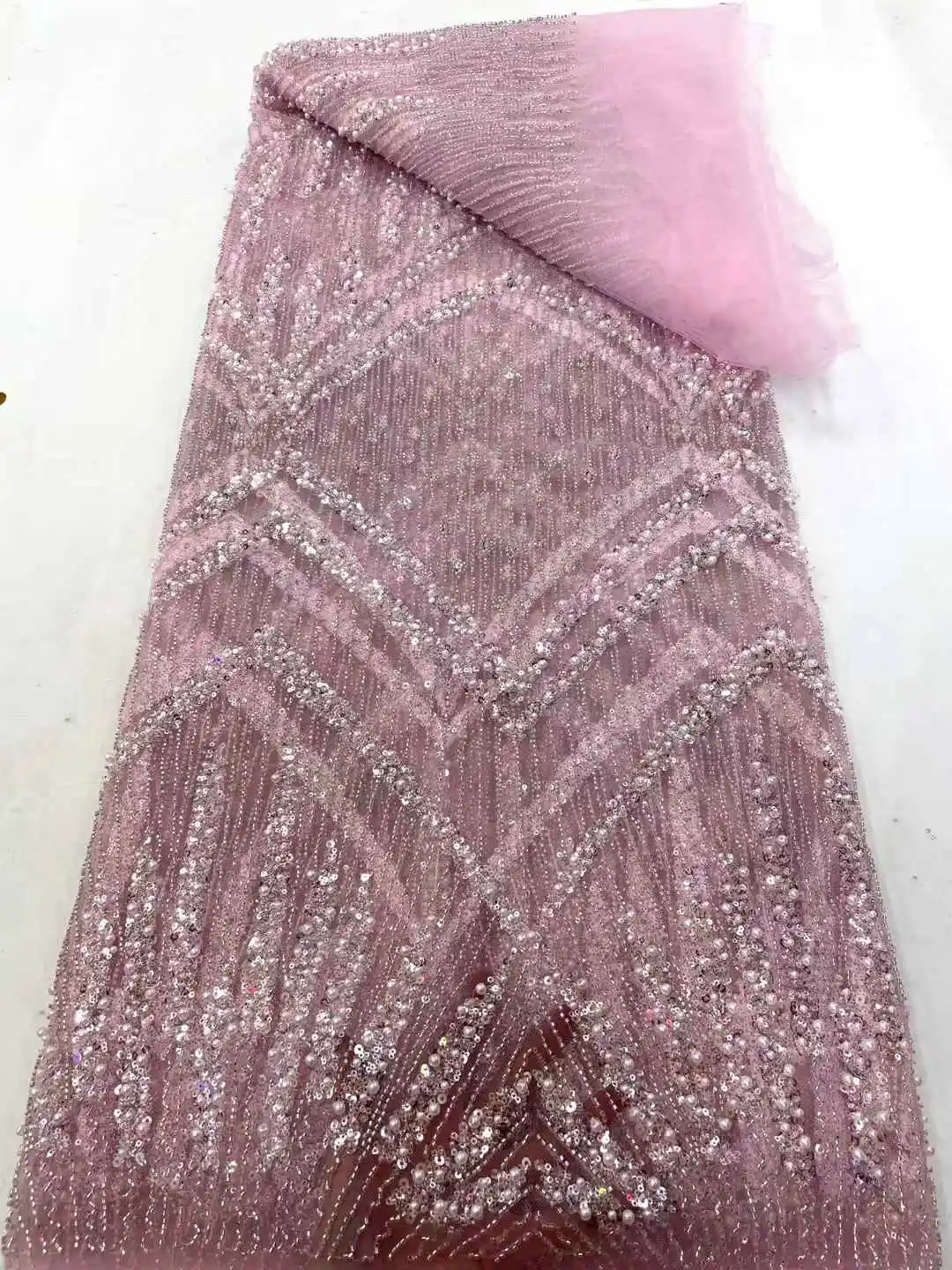 2025 New African French Nigerian Lace Fabric With Beads Sequins Mesh for Embroidery Wedding Party Bride Sewing Dress
2025 New African French Nigerian Lace Fabric With Beads Sequins Mesh for Embroidery Wedding Party Bride Sewing Dress