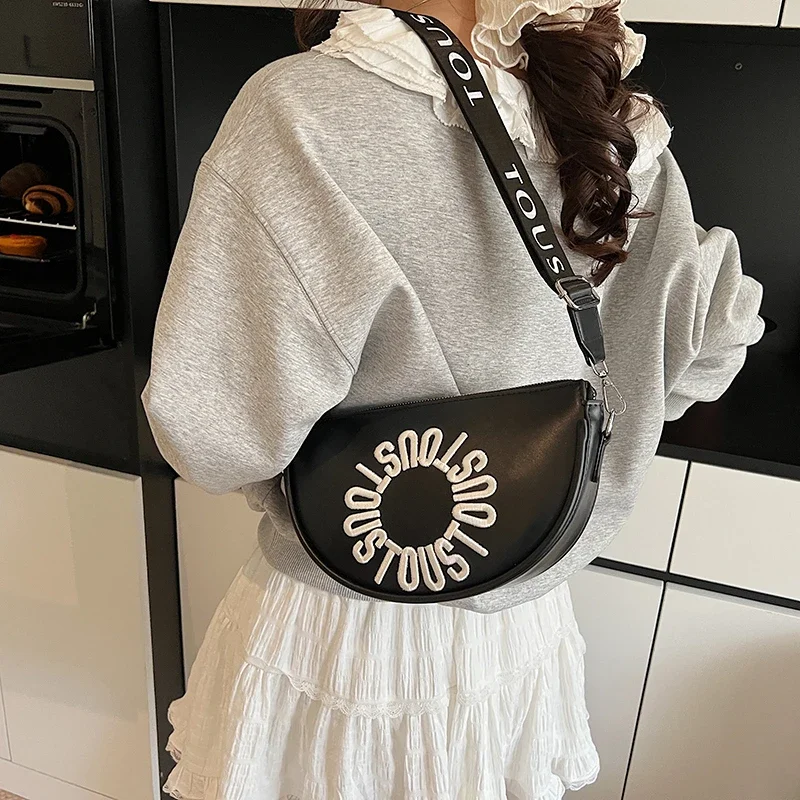 Elegant Designer Messenger Bag For Women Premium Leather Crossbody Handbag Luxury Shoulder Purse Classic Tote Ladies
Elegant Designer Messenger Bag For Women Premium Leather Crossbody Handbag Luxury Shoulder Purse Classic Tote Ladies