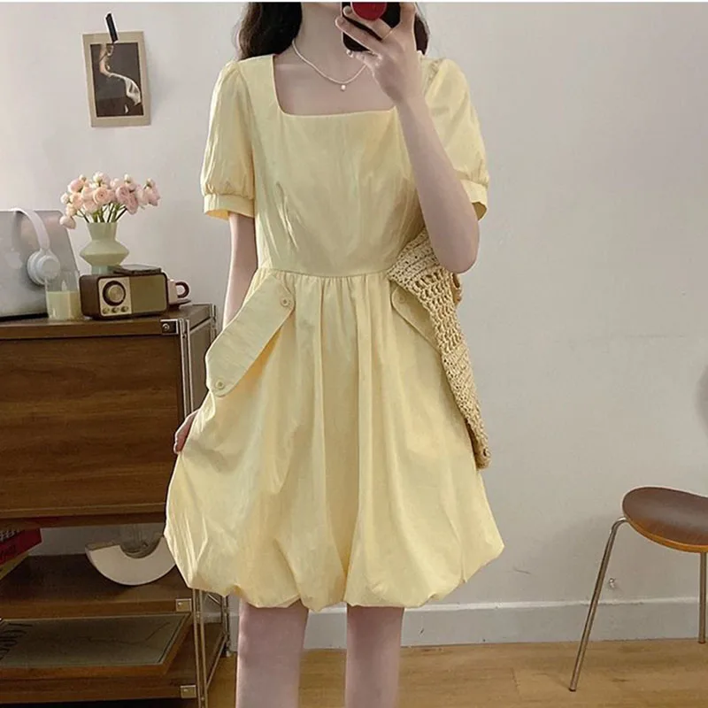 Sweet Square Collar Spliced Folds Puff Sleeve Casual Dress Female Clothing 2025 Summer New Loose Preppy Style Short Sleeve Dress
Sweet Square Collar Spliced Folds Puff Sleeve Casual Dress Female Clothing 2025 Summer New Loose Preppy Style Short Sleeve Dress