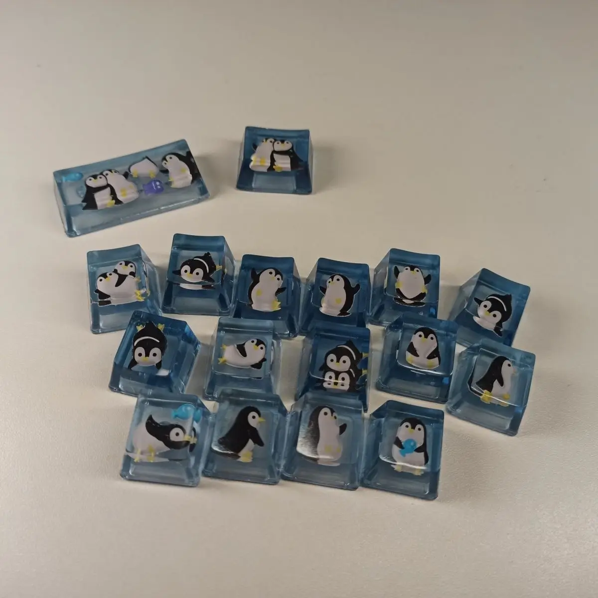 Penguin mechanical keyboard keycap single personality creative light transmission transparent
Penguin mechanical keyboard keycap single personality creative light transmission transparent