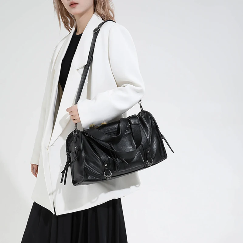 SHELKSBAG Retro Rivet Handheld Moto Bag Large Capacity Commuter Tote Outdoor Travel Single Shoulder Crossbody Bag Handbags Women
SHELKSBAG Retro Rivet Handheld Moto Bag Large Capacity Commuter Tote Outdoor Travel Single Shoulder Crossbody Bag Handbags Women