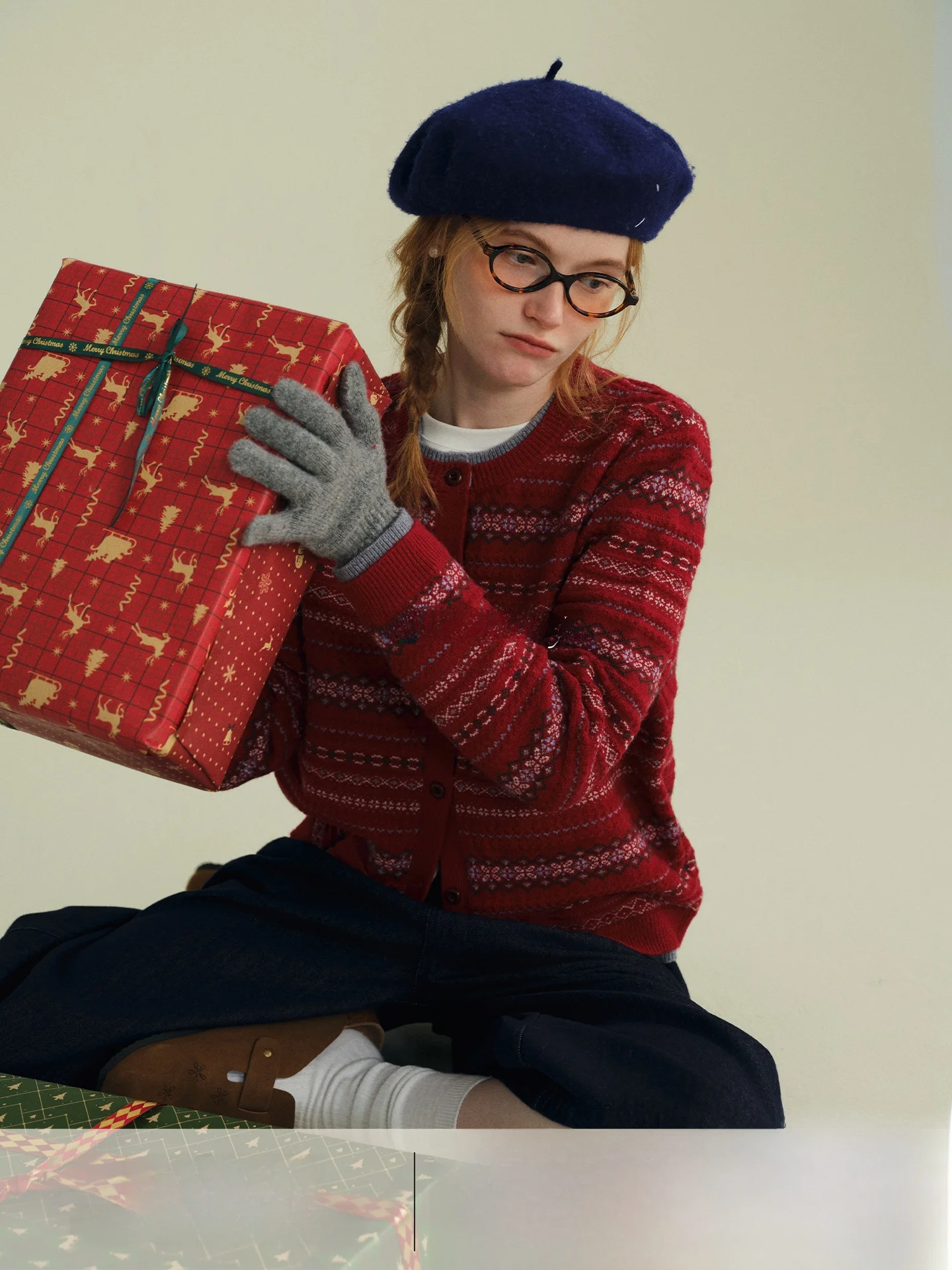 Красный вязаный кардиган Rina Berry в стиле Fair Isle, свободного кроя, с длинными рукавами, в стиле колор-блок, удобный для повседневной носки, женский модный топ
Красный вязаный кардиган Rina Berry в стиле Fair Isle, свободного кроя, с длинными рукавами, в стиле колор-блок, удобный для повседневной носки, женский модный топ