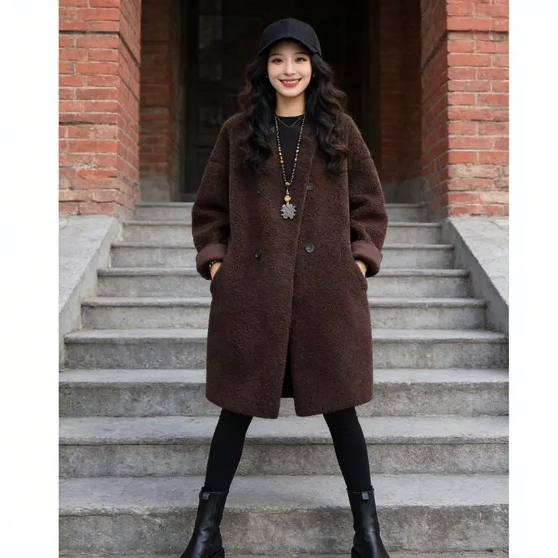 Fashionable Vintage Thickened Long Lamb Fur Jacket Loose Women's Outerwear Polyester Fabric Standard Fit Double Layer Design
Fashionable Vintage Thickened Long Lamb Fur Jacket Loose Women's Outerwear Polyester Fabric Standard Fit Double Layer Design
