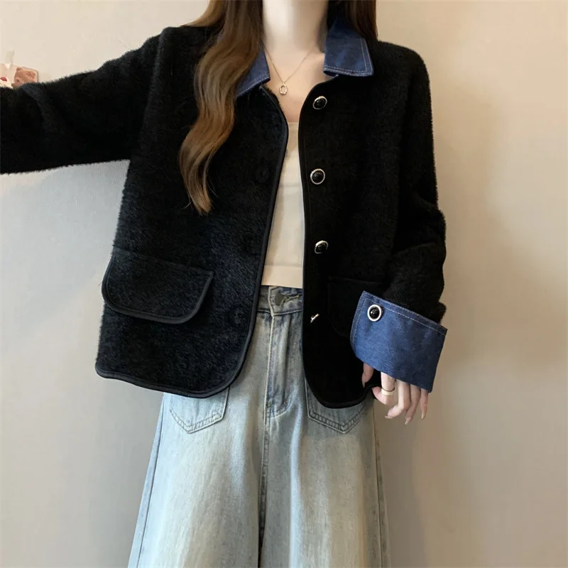 Non-pilling imitation woolen knitted jacket women's 2025 spring new Xiaoxiangfeng short cardigan top
Non-pilling imitation woolen knitted jacket women's 2025 spring new Xiaoxiangfeng short cardigan top