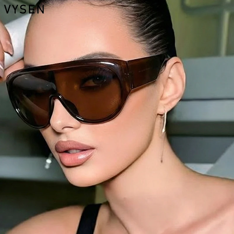 Y2K Punk One-Piece Shield Sunglasses Women 2026 Luxury Brand Oversized Mask Sun Glasses Lady Steampunk Windproof Shades Eyewear
Y2K Punk One-Piece Shield Sunglasses Women 2026 Luxury Brand Oversized Mask Sun Glasses Lady Steampunk Windproof Shades Eyewear