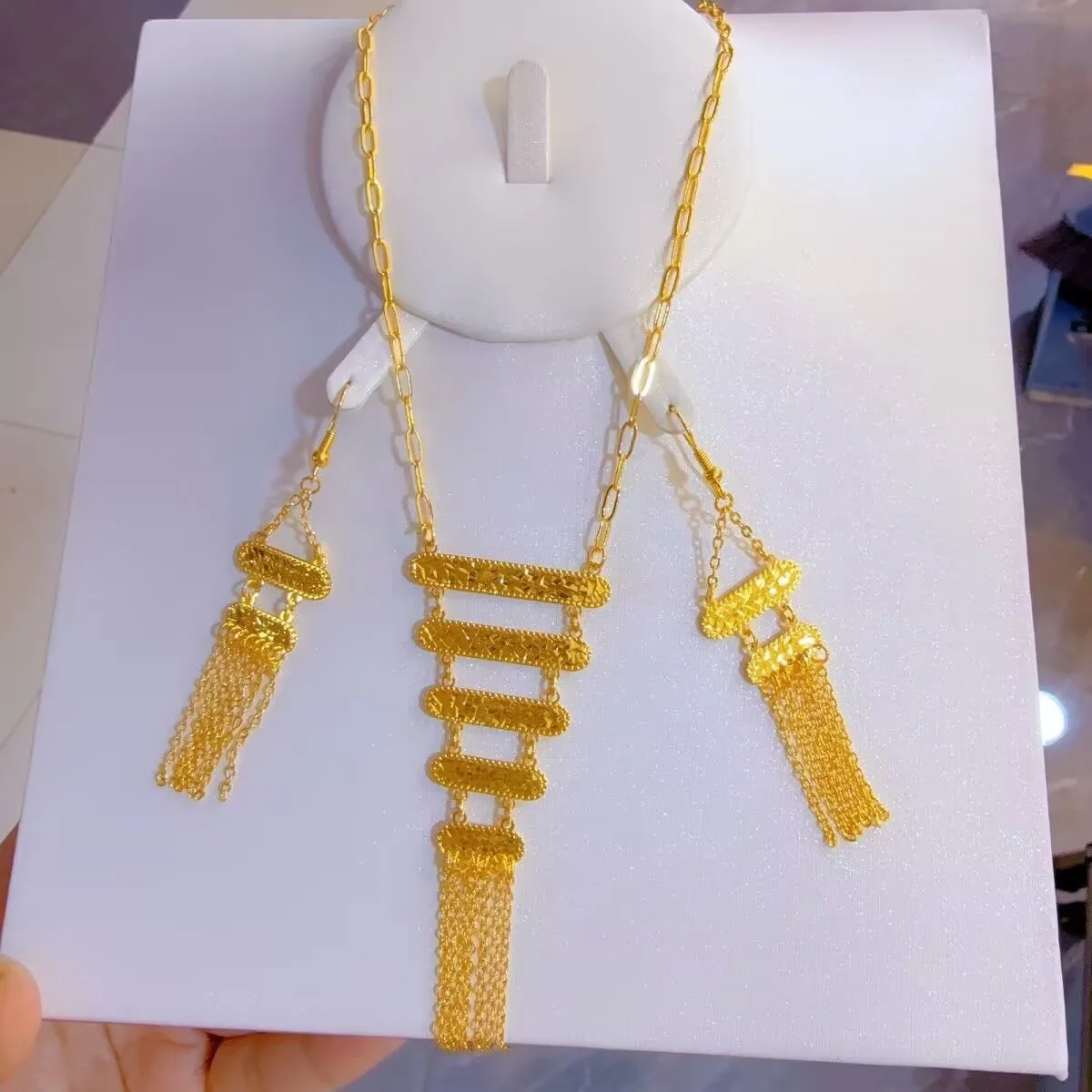 Latest Nigeria Europe Dubai 24K Gold Plated Necklace Earrings for Couples' Wedding Party Gift Jewelry Set YY10643
Latest Nigeria Europe Dubai 24K Gold Plated Necklace Earrings for Couples' Wedding Party Gift Jewelry Set YY10643
