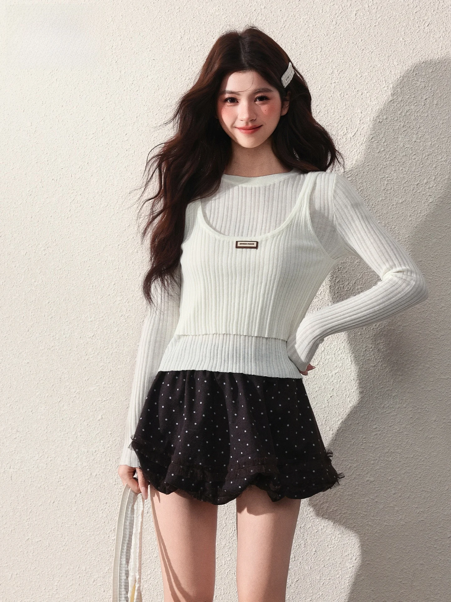 White Layered High-End Knitted Wool Blend Slim Fit Women's Top Unique Summer Casual Style Inner Wear T-Shirt Multi-Functional
White Layered High-End Knitted Wool Blend Slim Fit Women's Top Unique Summer Casual Style Inner Wear T-Shirt Multi-Functional