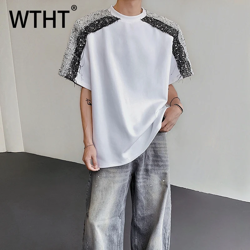 WTHT Trendy Men's Spliced Sequins Shoulder Pads Loose T-shirts Fashion 2025 Summer Contrast Color O-neck Casual Tops Male 2A0854
WTHT Trendy Men's Spliced Sequins Shoulder Pads Loose T-shirts Fashion 2025 Summer Contrast Color O-neck Casual Tops Male 2A0854