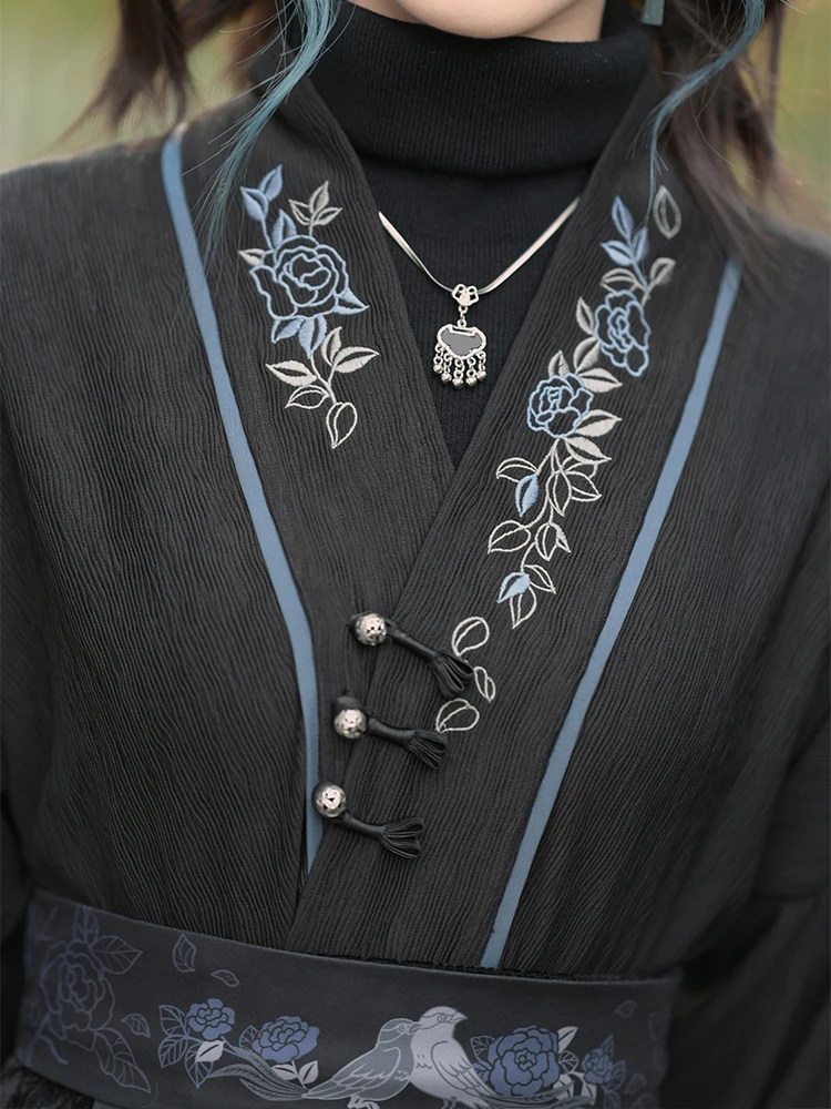 New Traditional Chinese Style Clothing National Style Han Elements Embroidery Hanfu Shirt Tops V-neck Embroidery Black And Blue
New Traditional Chinese Style Clothing National Style Han Elements Embroidery Hanfu Shirt Tops V-neck Embroidery Black And Blue