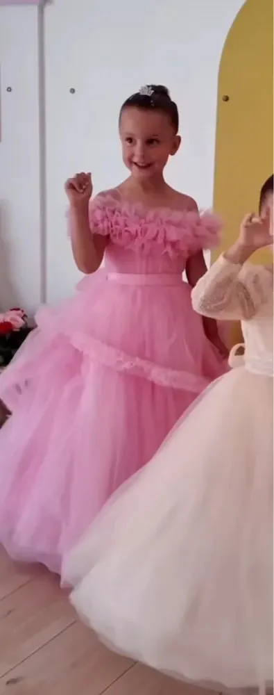 Princess Strapless Off The Shoulder Sleeveless A Line Flower Girl Dress Floor Length Long Ball First Communion Dress Customized
Princess Strapless Off The Shoulder Sleeveless A Line Flower Girl Dress Floor Length Long Ball First Communion Dress Customized