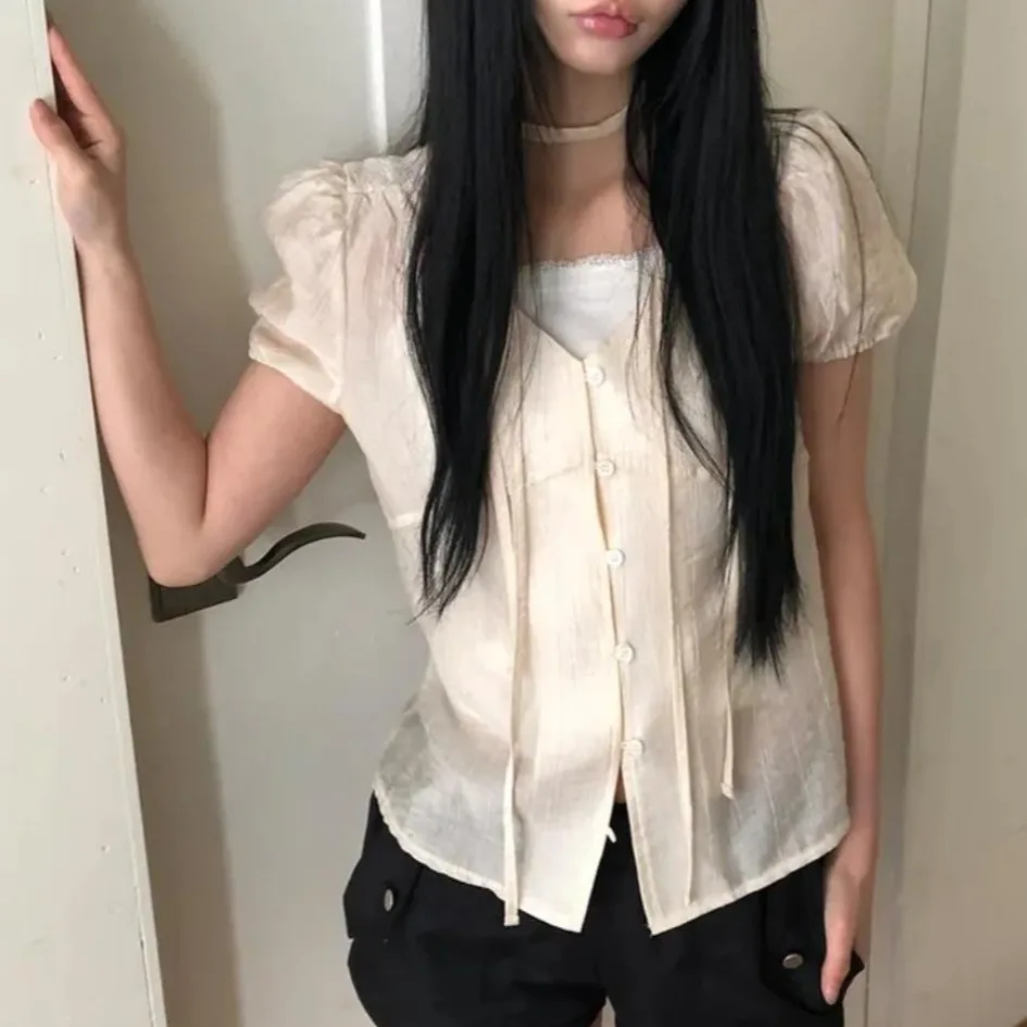 Chic Summer Design V-Neck Tie Belt Single Button Slim Fit Short Sleeve Shirt Women's Fashion Korean Style Breathable Polyester
Chic Summer Design V-Neck Tie Belt Single Button Slim Fit Short Sleeve Shirt Women's Fashion Korean Style Breathable Polyester