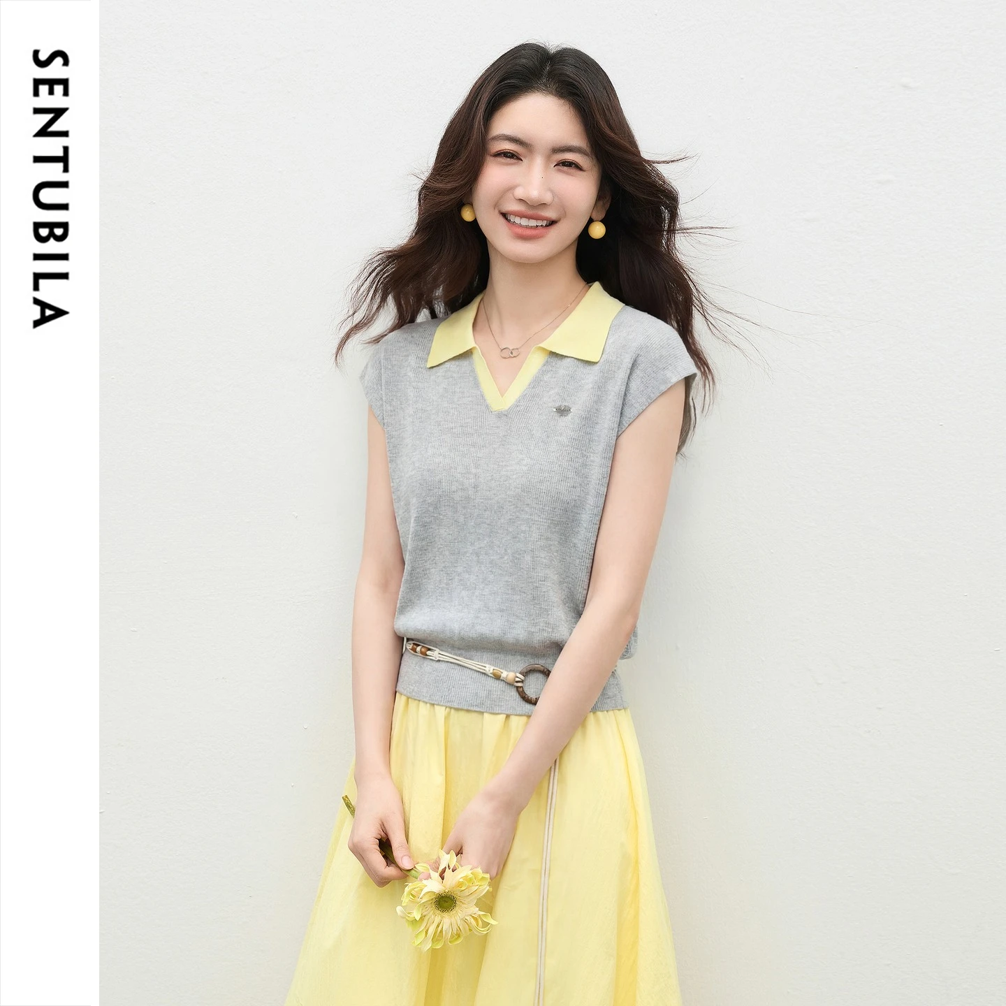 SENTUBILA Women's Contrast Color Polo Knitted Top 2026 Short Sleeve Elastic Skinny Commuter Pullover Female Clothes W62HD7728
SENTUBILA Women's Contrast Color Polo Knitted Top 2026 Short Sleeve Elastic Skinny Commuter Pullover Female Clothes W62HD7728