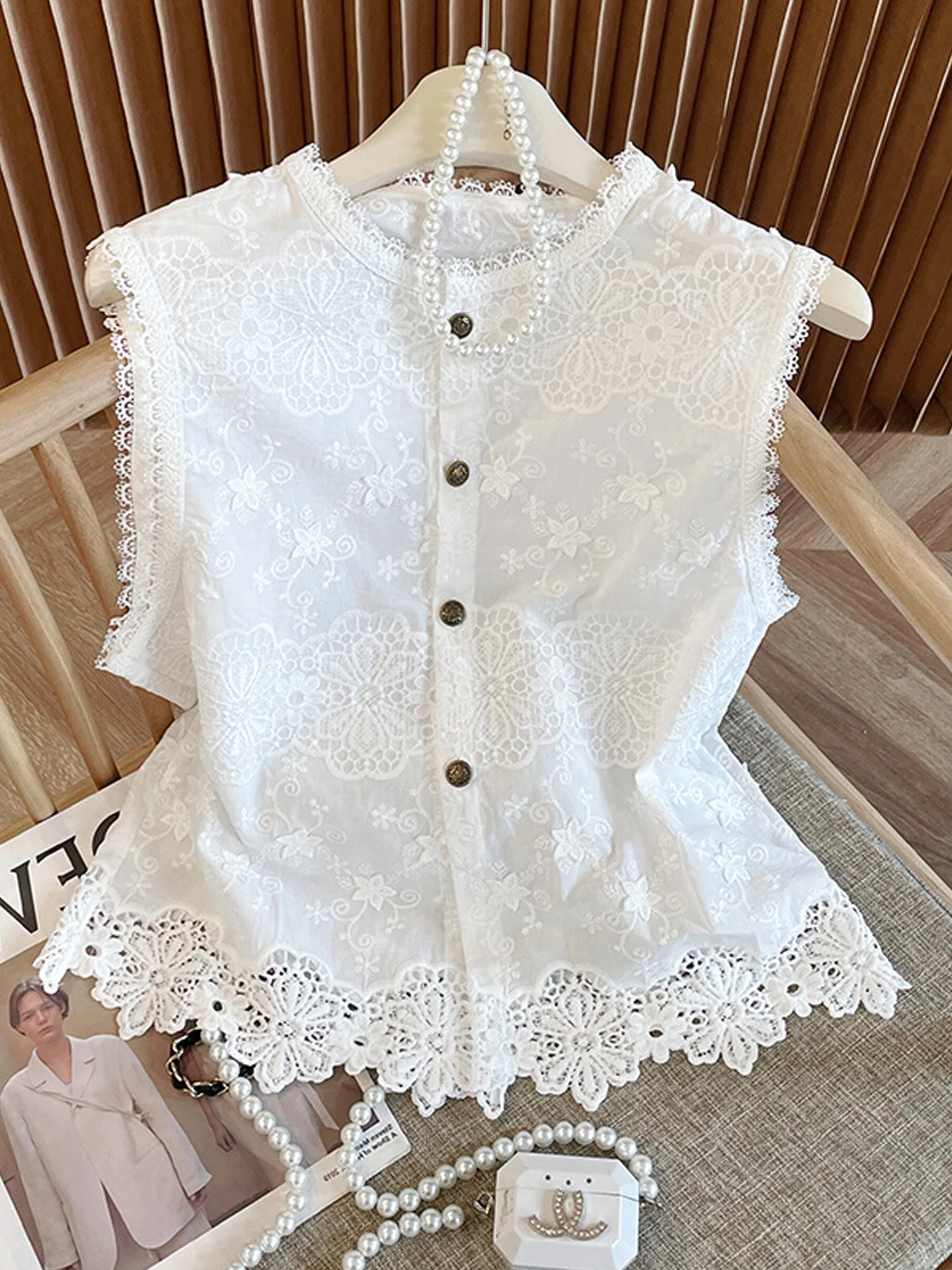 Ele White Svel round Ne Vest Women's Summer Faionable Top with 3D Flower Design Straight Cut Commute Sle
Ele White Svel round Ne Vest Women's Summer Faionable Top with 3D Flower Design Straight Cut Commute Sle