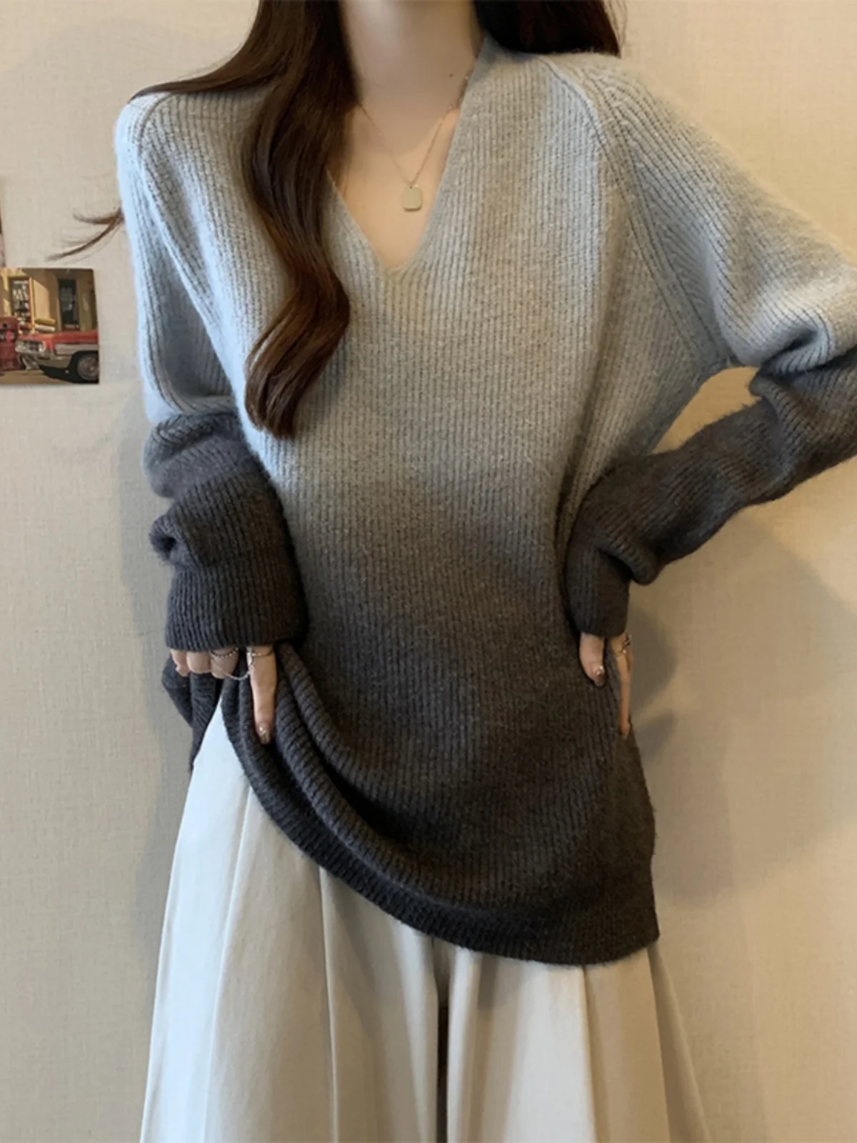 Gray Gradient Knitted Sweater Women's Loose V-neck Spring plus Size Slimming Long T-shirt Comfortable Warm Fashionable
Gray Gradient Knitted Sweater Women's Loose V-neck Spring plus Size Slimming Long T-shirt Comfortable Warm Fashionable