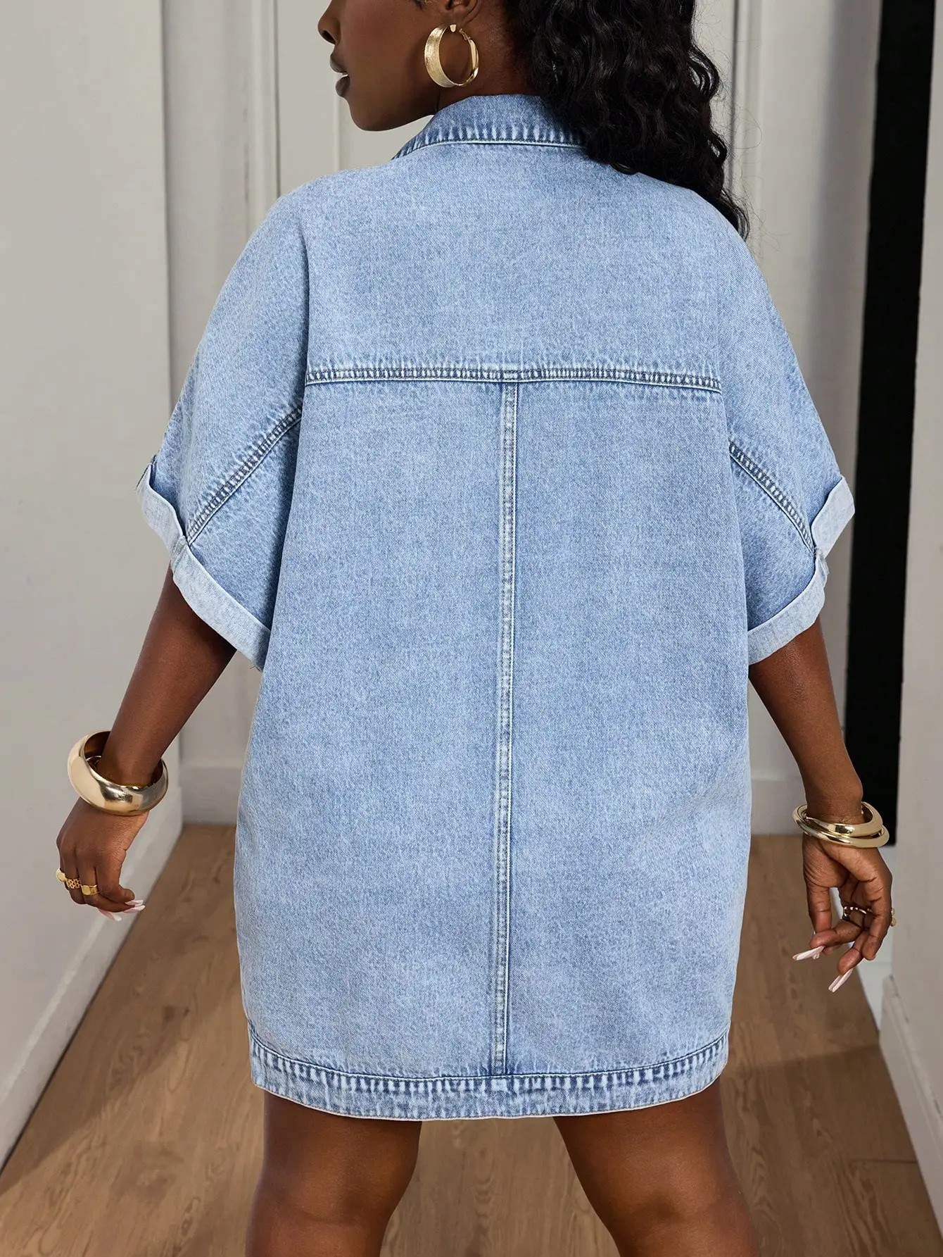 Oversized Denim Shirt Dress Women Short Sleeve Button Front Mini Dress
Oversized Denim Shirt Dress Women Short Sleeve Button Front Mini Dress