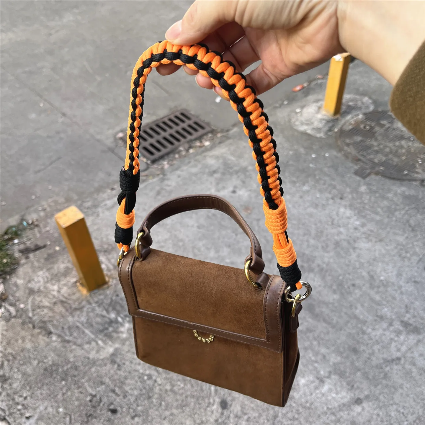 Ремешок для сумок, плетеный удобный ремешок контрастных цветов, шнурок для телефона, сменный ремешок на руку, ремень для сумки через плечо премиум-класса
Ремешок для сумок, плетеный удобный ремешок контрастных цветов, шнурок для телефона, сменный ремешок на руку, ремень для сумки через плечо премиум-класса