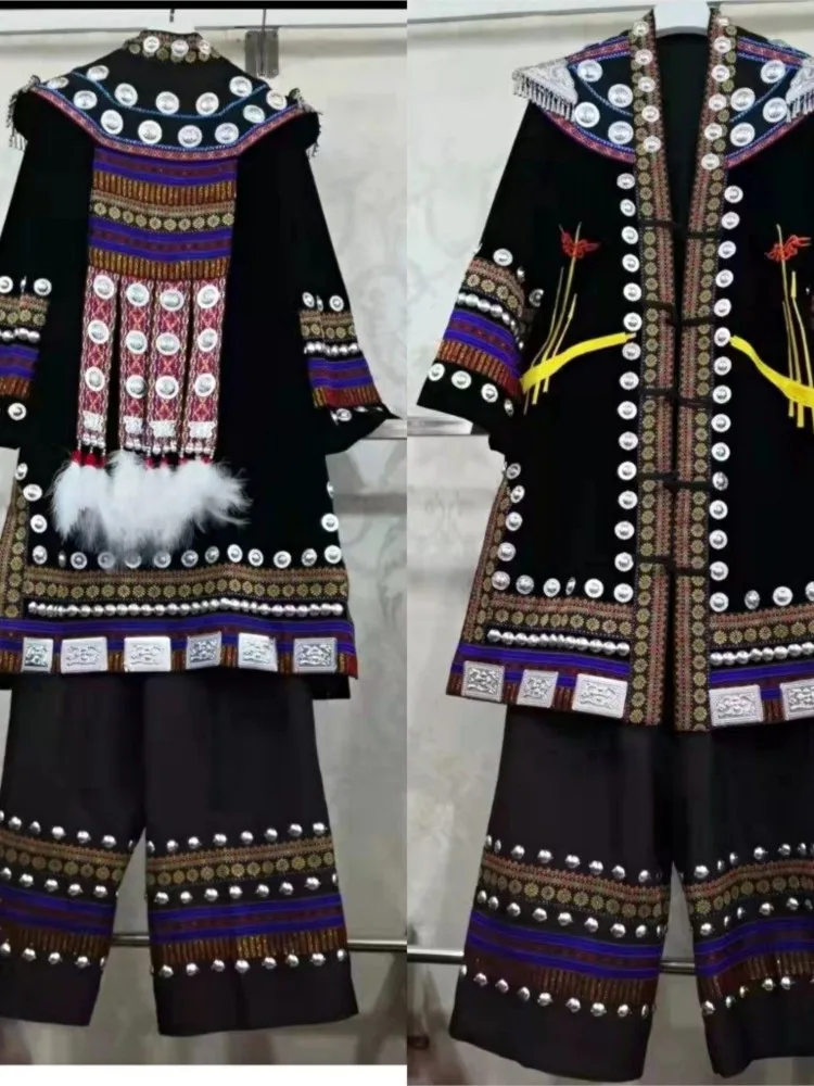 The new exotic clothing features black tops hats and trousers for couples restaurants travel photos performances
The new exotic clothing features black tops hats and trousers for couples restaurants travel photos performances