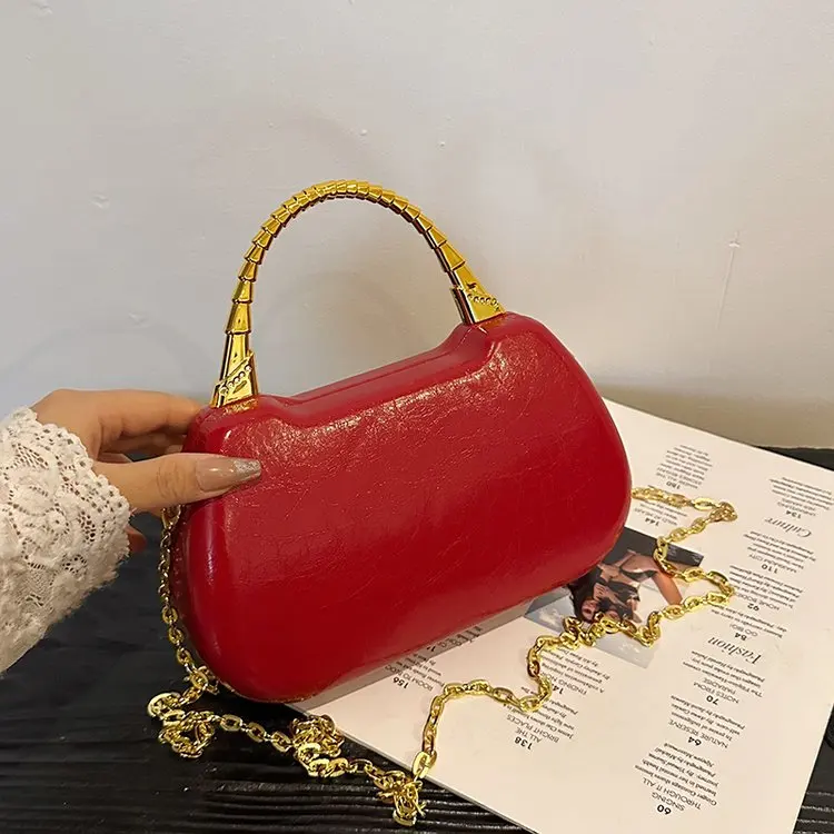 Women Messenger Bag Made of Durable Leather, Chic Shoulder Bag for Ladies, Popular Classic Elegant Crossbody Bag
Women Messenger Bag Made of Durable Leather, Chic Shoulder Bag for Ladies, Popular Classic Elegant Crossbody Bag