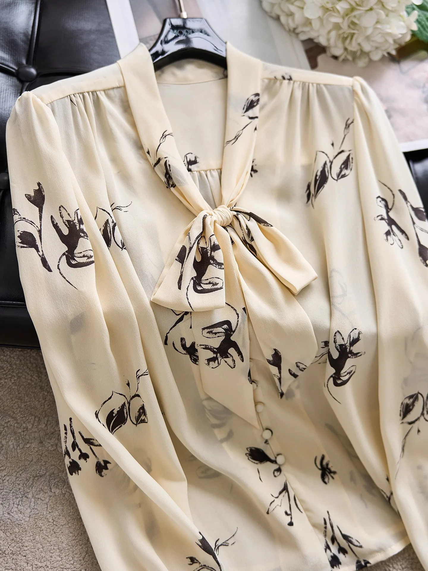 Silk Long Sleeve Shirt Chinese Style Drifting Belt Printed Workwear Breathable Skin-Friendly Original Design Rose Patterned
Silk Long Sleeve Shirt Chinese Style Drifting Belt Printed Workwear Breathable Skin-Friendly Original Design Rose Patterned