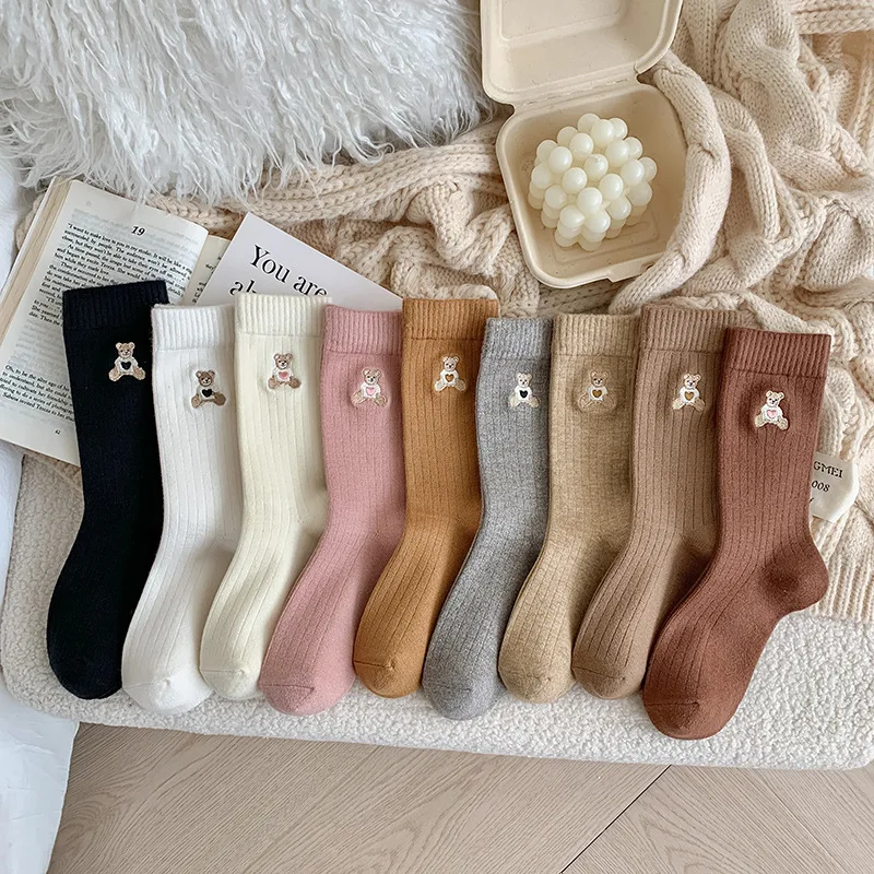 Autumn/Winter Socks for Women Thickened with Fleece Warm Wool Mid-tube Socks Cute Bear Pattern Embroidered Socks A036
Autumn/Winter Socks for Women Thickened with Fleece Warm Wool Mid-tube Socks Cute Bear Pattern Embroidered Socks A036