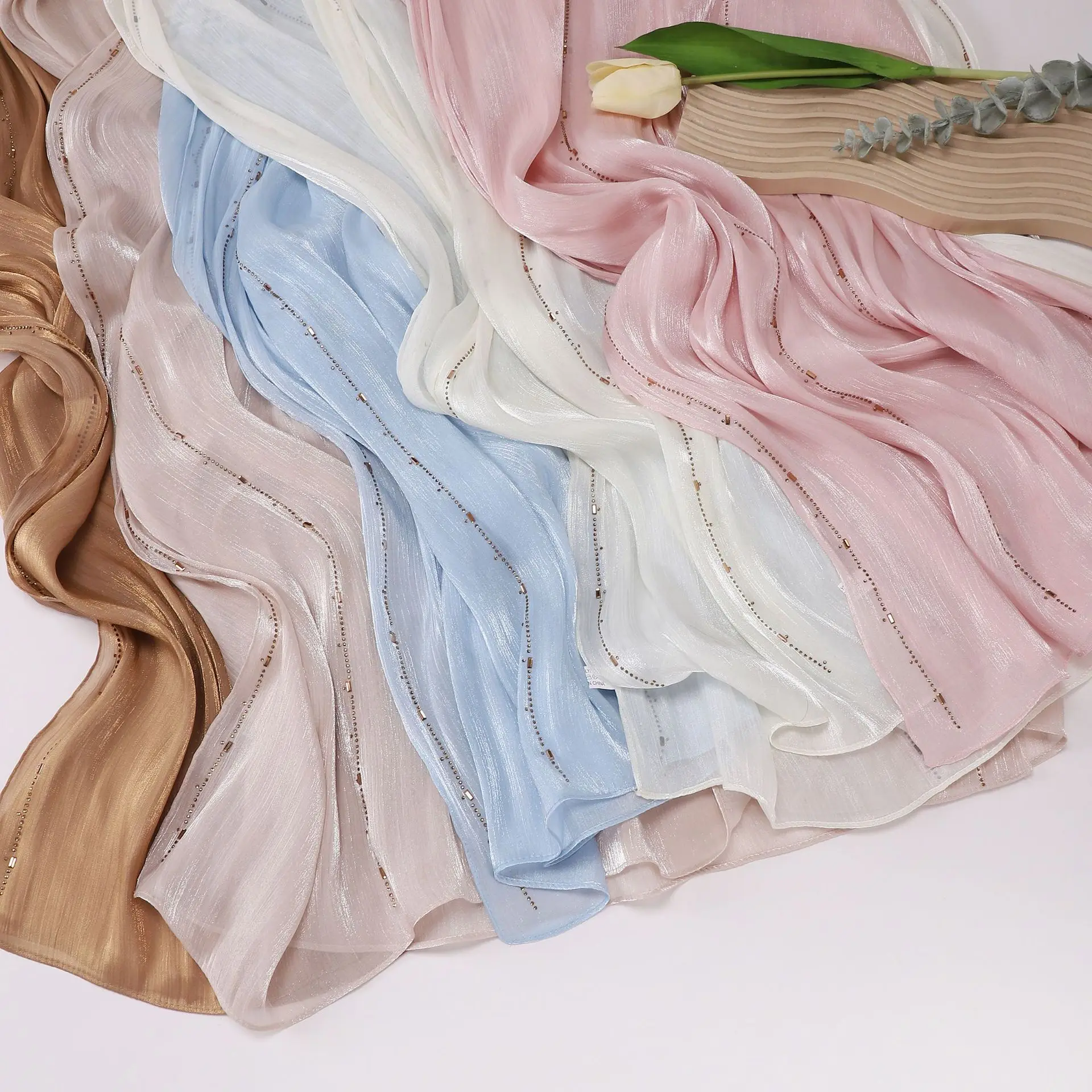 Fashion New Women Shimmer Crepe Scarf Shawl Wrap Muslim Hijab Scarves Headscarf Bandanas Headband Bufanda Foulard Turbante Mujer
Fashion New Women Shimmer Crepe Scarf Shawl Wrap Muslim Hijab Scarves Headscarf Bandanas Headband Bufanda Foulard Turbante Mujer