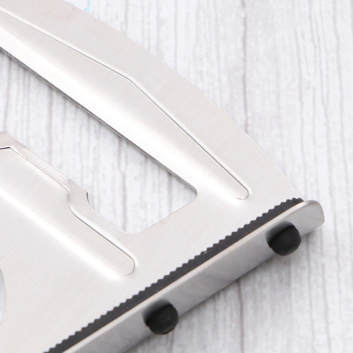 1pc Stainless Steel Bottle Opener Heavy Duty Non-Slip Strip Kitchen Gadgets For Home Bar Restaurant Silver
1pc Stainless Steel Bottle Opener Heavy Duty Non-Slip Strip Kitchen Gadgets For Home Bar Restaurant Silver