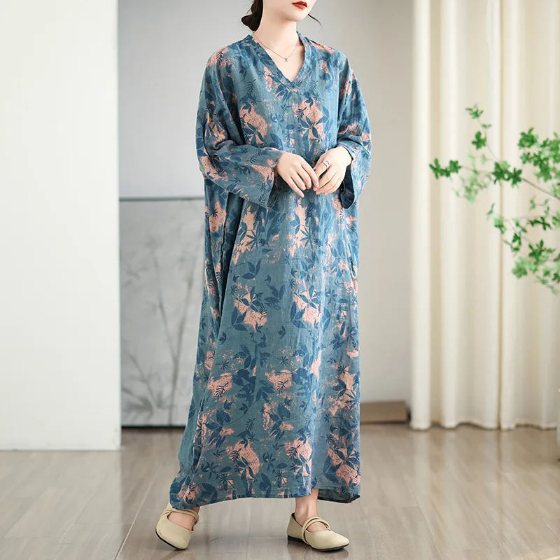 Summer 2026 loose V-neck long dress, travel casual retro style women's printed nine quarter sleeve straight tube long dress
Summer 2026 loose V-neck long dress, travel casual retro style women's printed nine quarter sleeve straight tube long dress