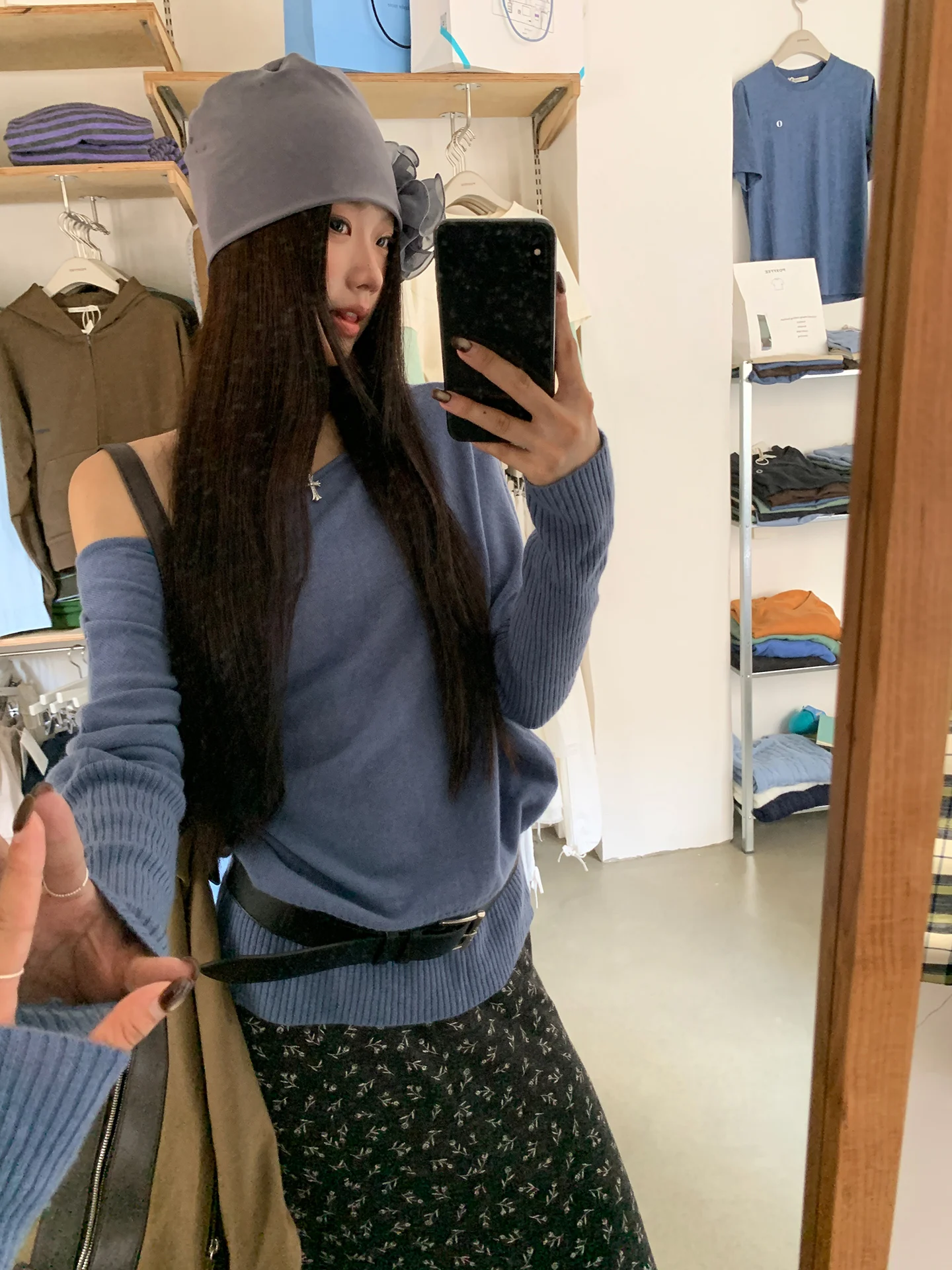 Красный шерстяной свитер знаменитостей, женский ленивый высококачественный топ с наклонными плечами, уличный уникальный красивый вязаный свитер, осень
Красный шерстяной свитер знаменитостей, женский ленивый высококачественный топ с наклонными плечами, уличный уникальный красивый вязаный свитер, осень