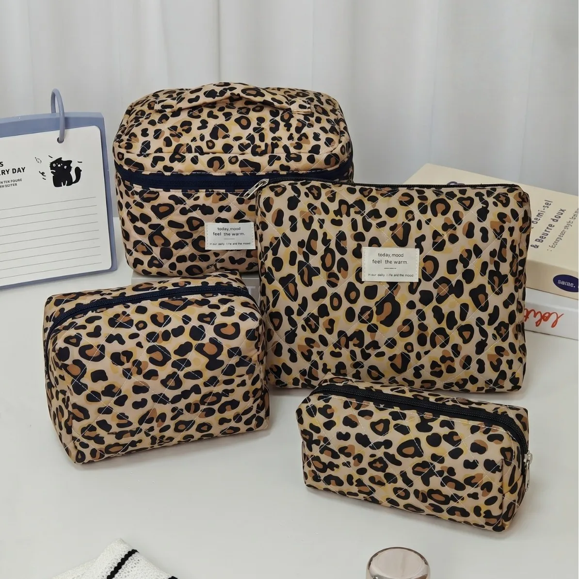 Leopard print cosmetic bag large capacity travel portable storage bag portable storage bag spot
Leopard print cosmetic bag large capacity travel portable storage bag portable storage bag spot