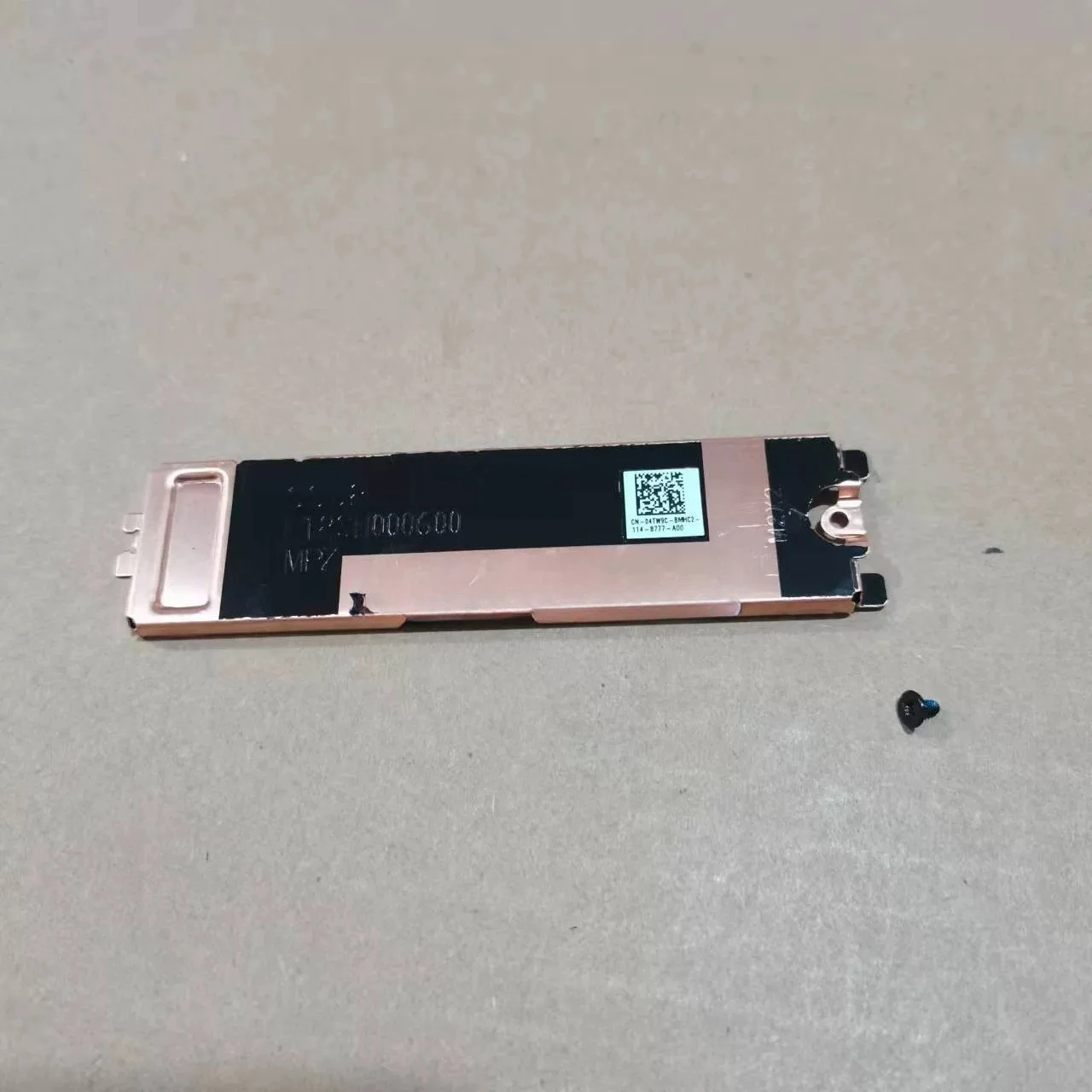 For Dell XPS15 9500 M5550 M2 SSD Solid State Cooling, Vest, Bracket 4TW9C
For Dell XPS15 9500 M5550 M2 SSD Solid State Cooling, Vest, Bracket 4TW9C