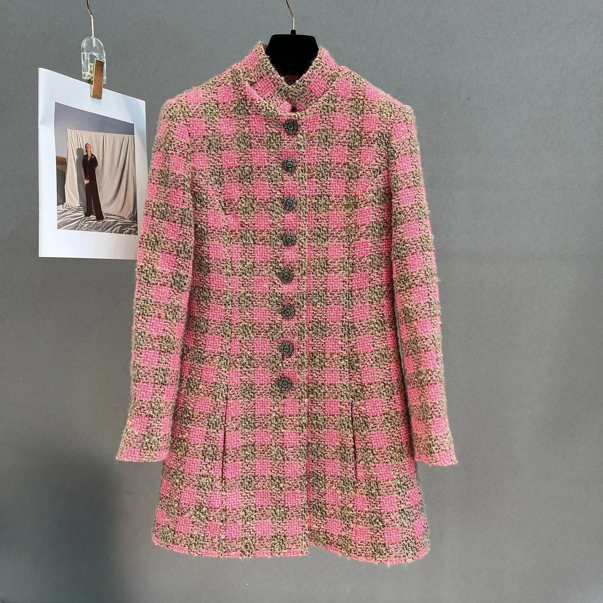 2023 Autumn Winter Brand New Designer Women's High Quality Plaid Stand Collar Tweed Coat F128
2023 Autumn Winter Brand New Designer Women's High Quality Plaid Stand Collar Tweed Coat F128