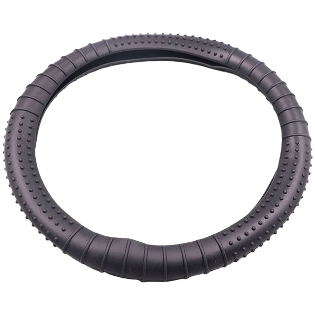 Противоскользящий чехол на руль автомобиля, аксессуар для салона автомобиля, удобная ручка, материал, совместимая с колесами 36-40 см
Противоскользящий чехол на руль автомобиля, аксессуар для салона автомобиля, удобная ручка, материал, совместимая с колесами 36-40 см