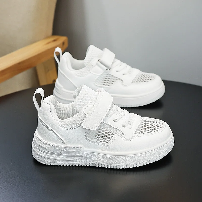 A pair of children's sports shoes, with breathable mesh material and a velcro fastening for a casual and sporty lookGX-Q2401
A pair of children's sports shoes, with breathable mesh material and a velcro fastening for a casual and sporty lookGX-Q2401
