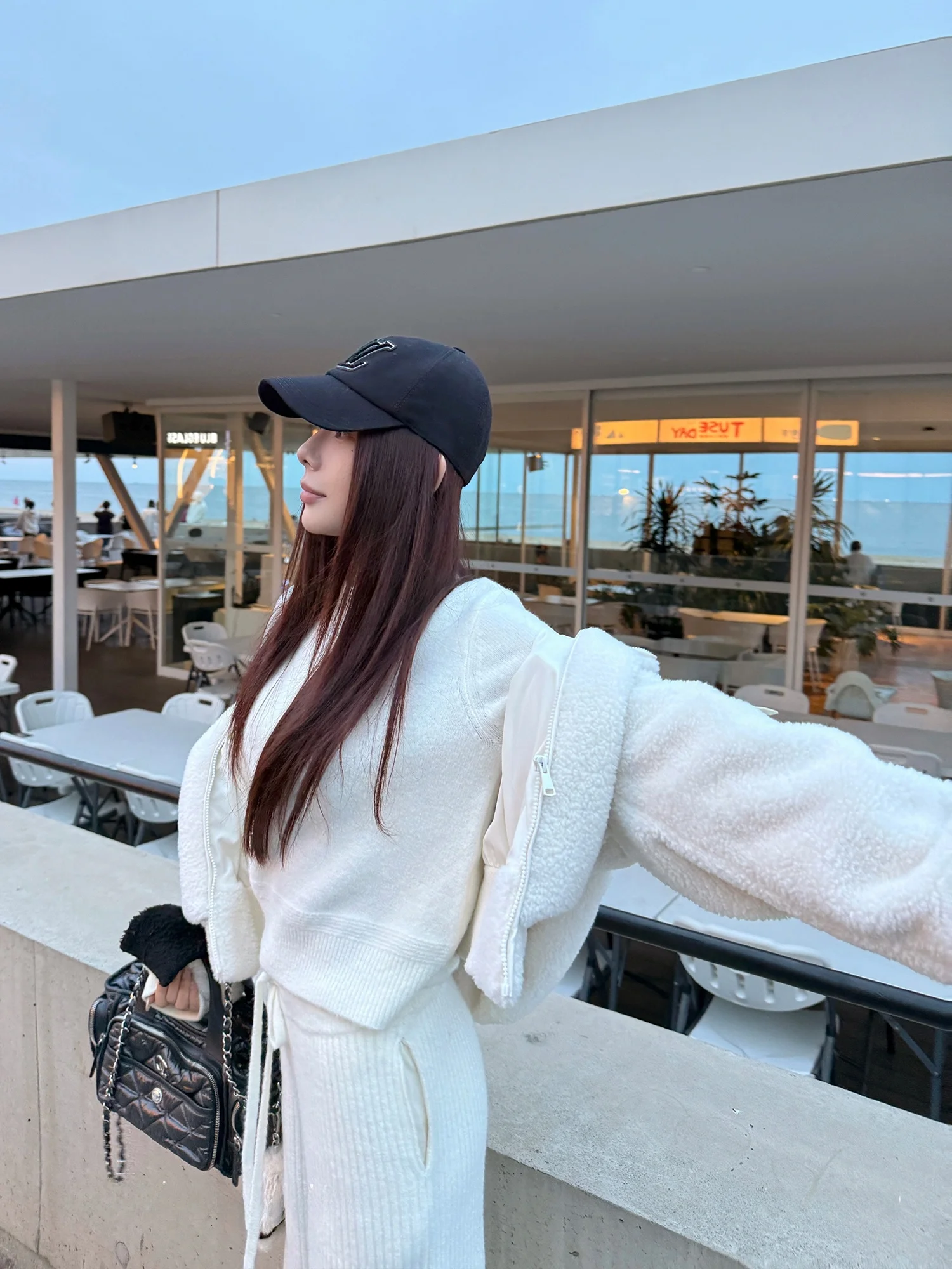 Loose ey Knitted Sweater Set for Women Lazy Sle Autumn Winter Faion Commute Sle Long Sve round Ne Single Button
Loose ey Knitted Sweater Set for Women Lazy Sle Autumn Winter Faion Commute Sle Long Sve round Ne Single Button