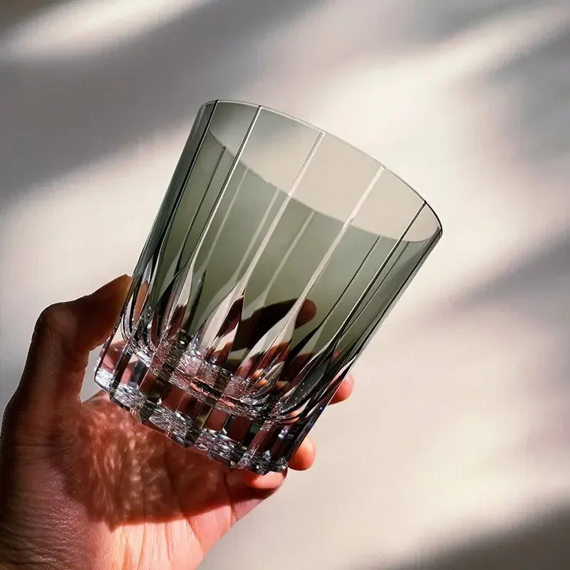 Edo Kiriko Drinking Cup Old Fashioned Crystal Whisky Glass Hand Cut Design Scotch Bourbon Glass with Wooden Box
Edo Kiriko Drinking Cup Old Fashioned Crystal Whisky Glass Hand Cut Design Scotch Bourbon Glass with Wooden Box
