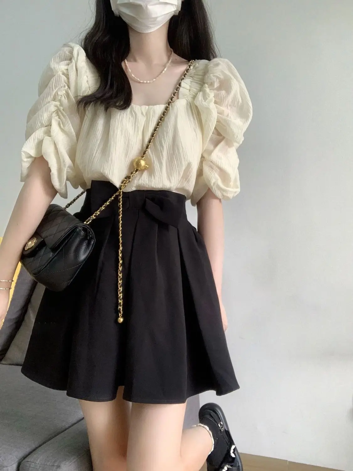 Summer Suit for Women New Pleated Short-sleeved Square Collar Shirt Bow Skirt Two-piece Set
Summer Suit for Women New Pleated Short-sleeved Square Collar Shirt Bow Skirt Two-piece Set