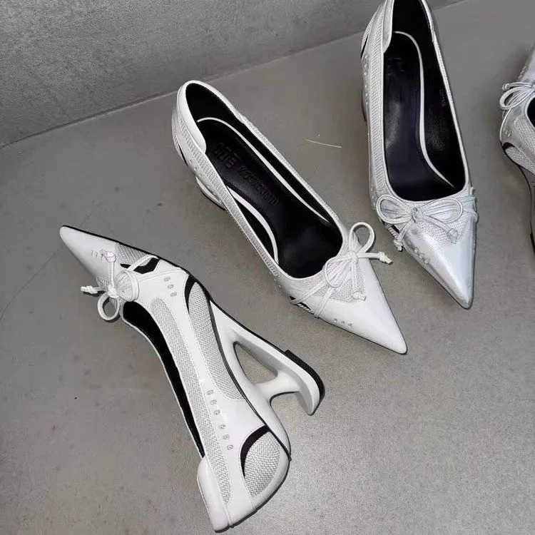 Fleece and Thickening Warm Snow Boots Women's 2025 Winter New Fashion and Versatile Casual Sports Cotton Shoes
Fleece and Thickening Warm Snow Boots Women's 2025 Winter New Fashion and Versatile Casual Sports Cotton Shoes