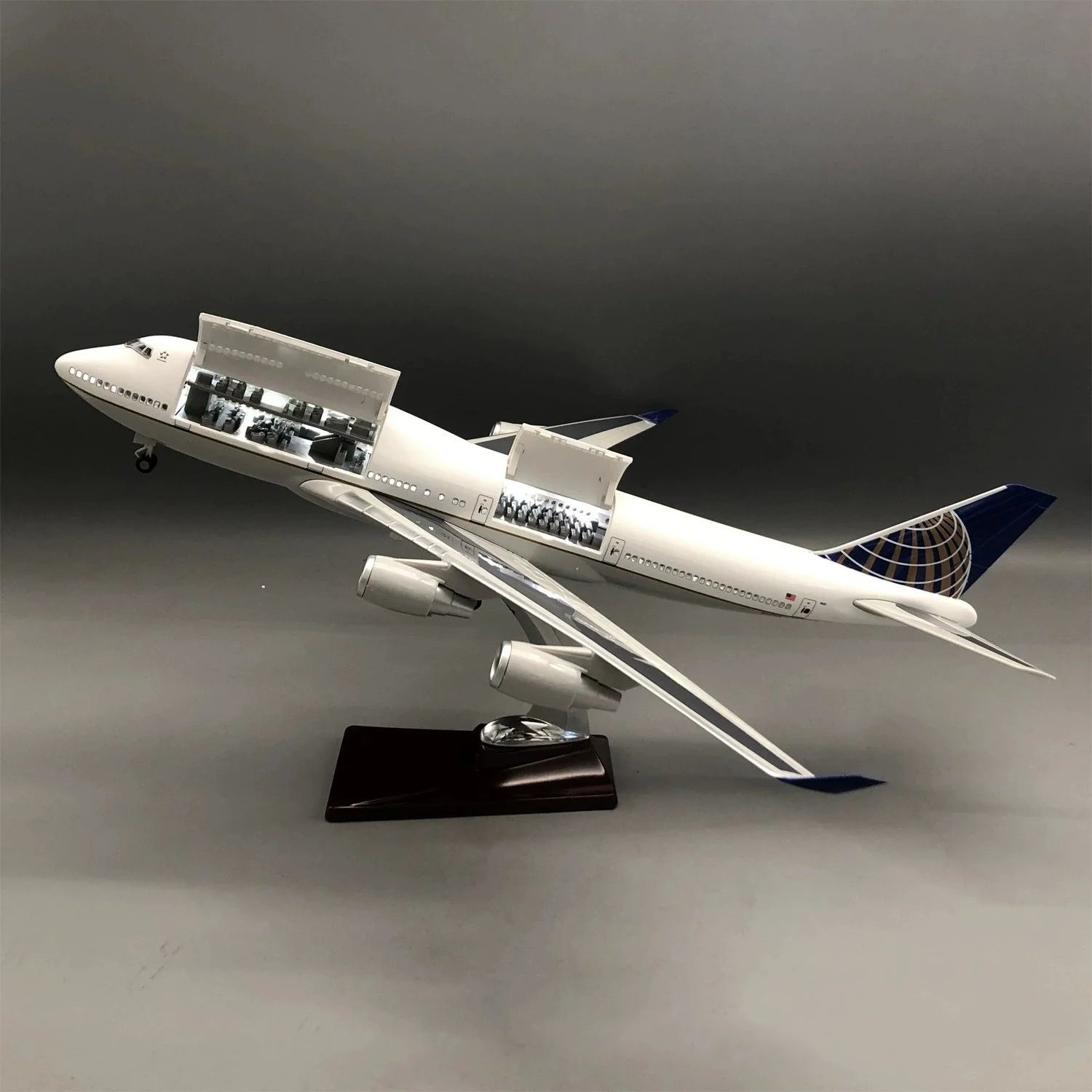 New 1/150 Scale 47cm Openable Door American United B747 Resin Diecast Airplane Model for Collections and Displays or Toy Gift
New 1/150 Scale 47cm Openable Door American United B747 Resin Diecast Airplane Model for Collections and Displays or Toy Gift