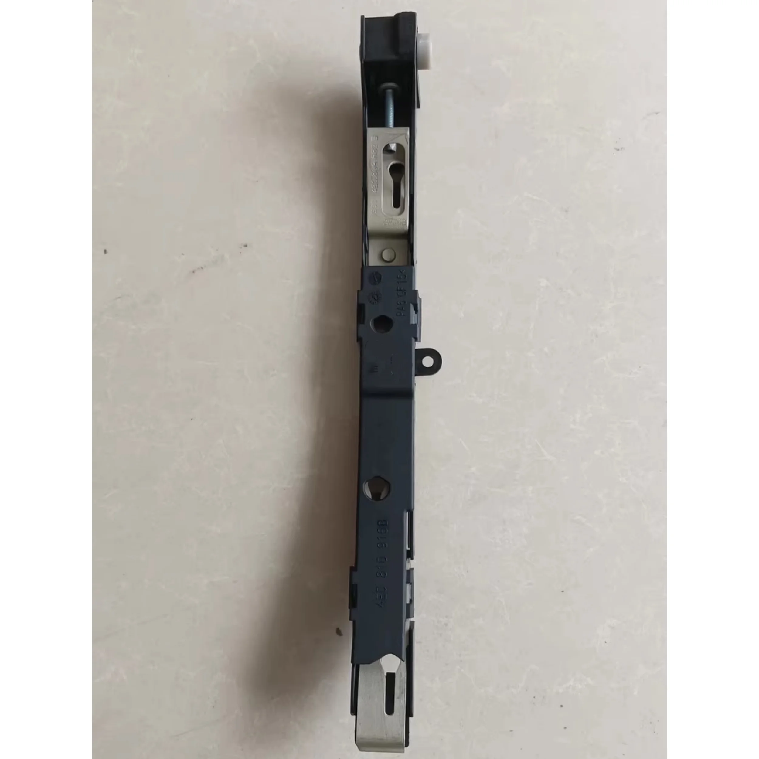 Tail light adjustment bracket for Audi A8 D3 Tail light fixing plate 4E0810916B/915B
Tail light adjustment bracket for Audi A8 D3 Tail light fixing plate 4E0810916B/915B
