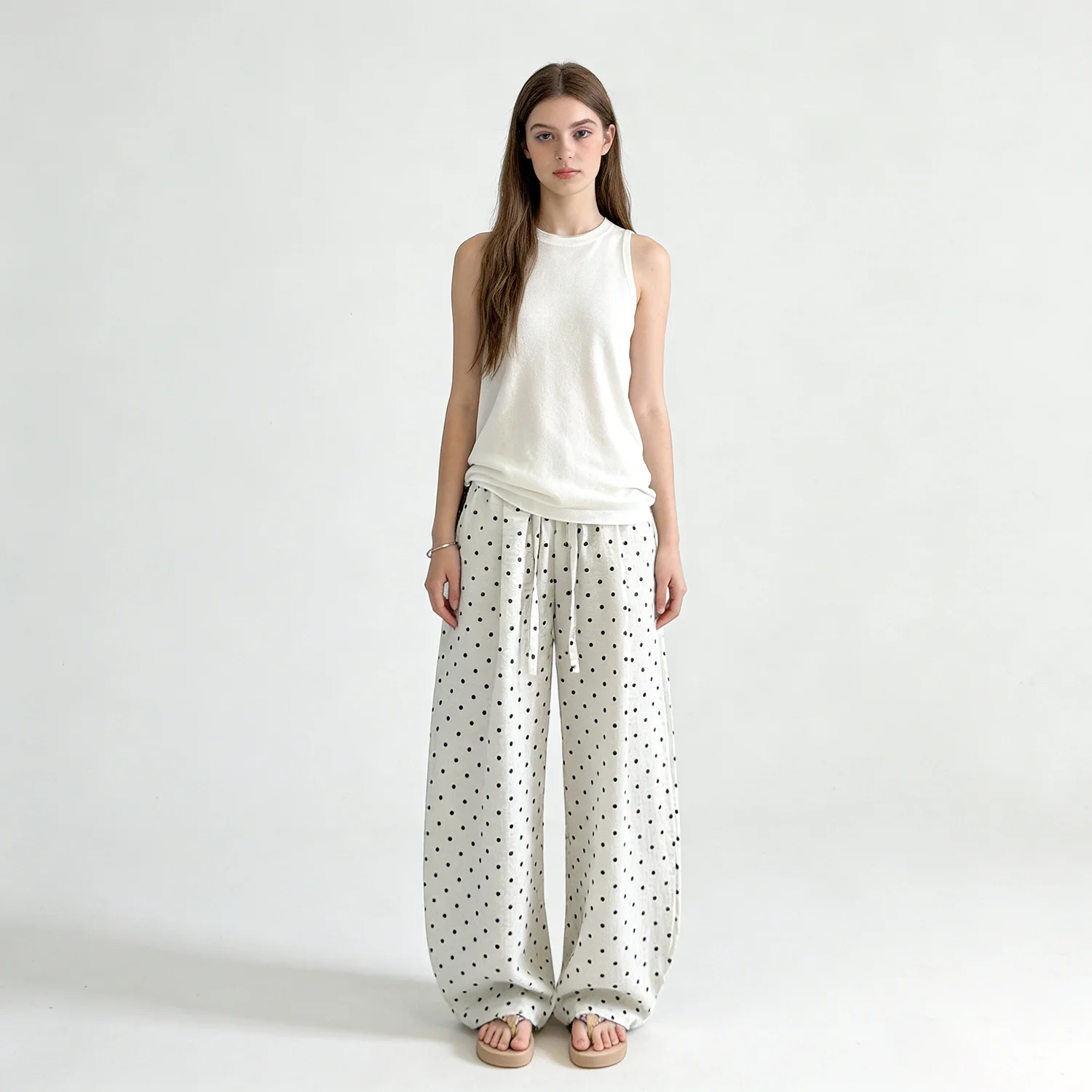 DNBS 2026must-have polka dot wide-leg pants! Lightweight flowy fabric, drawstring waist, relaxed fit. casual outings, beach days
DNBS 2026must-have polka dot wide-leg pants! Lightweight flowy fabric, drawstring waist, relaxed fit. casual outings, beach days