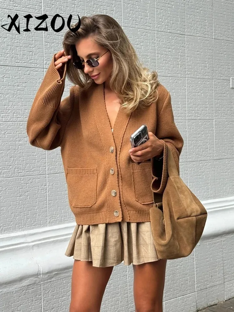 XIZOU Autumn Winter Fashion Women's New V Neck Knitted Cardigan Loose Fit Long Sleeve Soft Trendy Button Up Pockets Jumpers
XIZOU Autumn Winter Fashion Women's New V Neck Knitted Cardigan Loose Fit Long Sleeve Soft Trendy Button Up Pockets Jumpers
