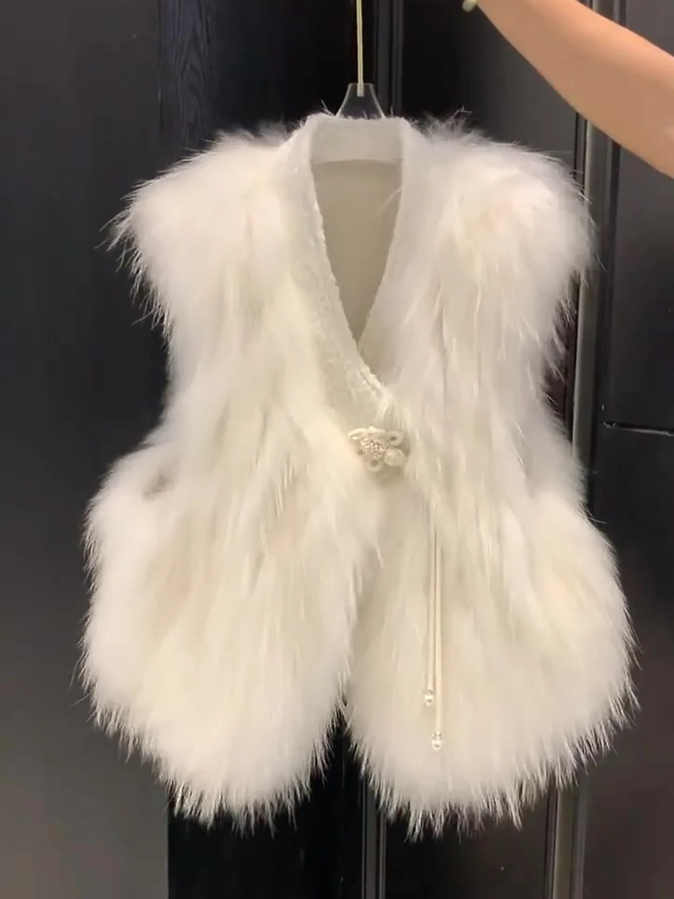 Женский жилет из искусственного меха: новая осенне-зимняя коллекция, китайский стиль, национальный тренд, меховая куртка, комфорт и тепло
Женский жилет из искусственного меха: новая осенне-зимняя коллекция, китайский стиль, национальный тренд, меховая куртка, комфорт и тепло