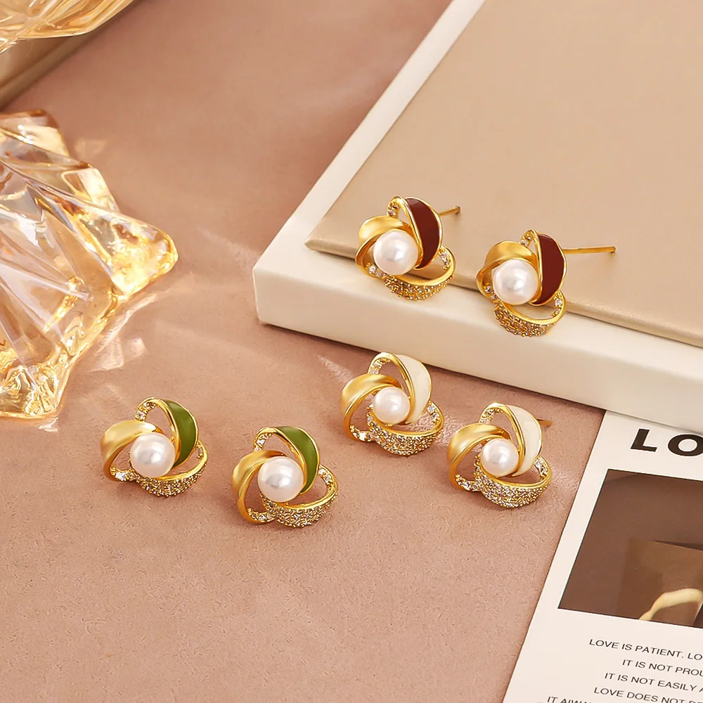 Niche design micro-paved zircon pearl earrings, high-end fashion personality earrings, exquisite simple earrings for women
Niche design micro-paved zircon pearl earrings, high-end fashion personality earrings, exquisite simple earrings for women