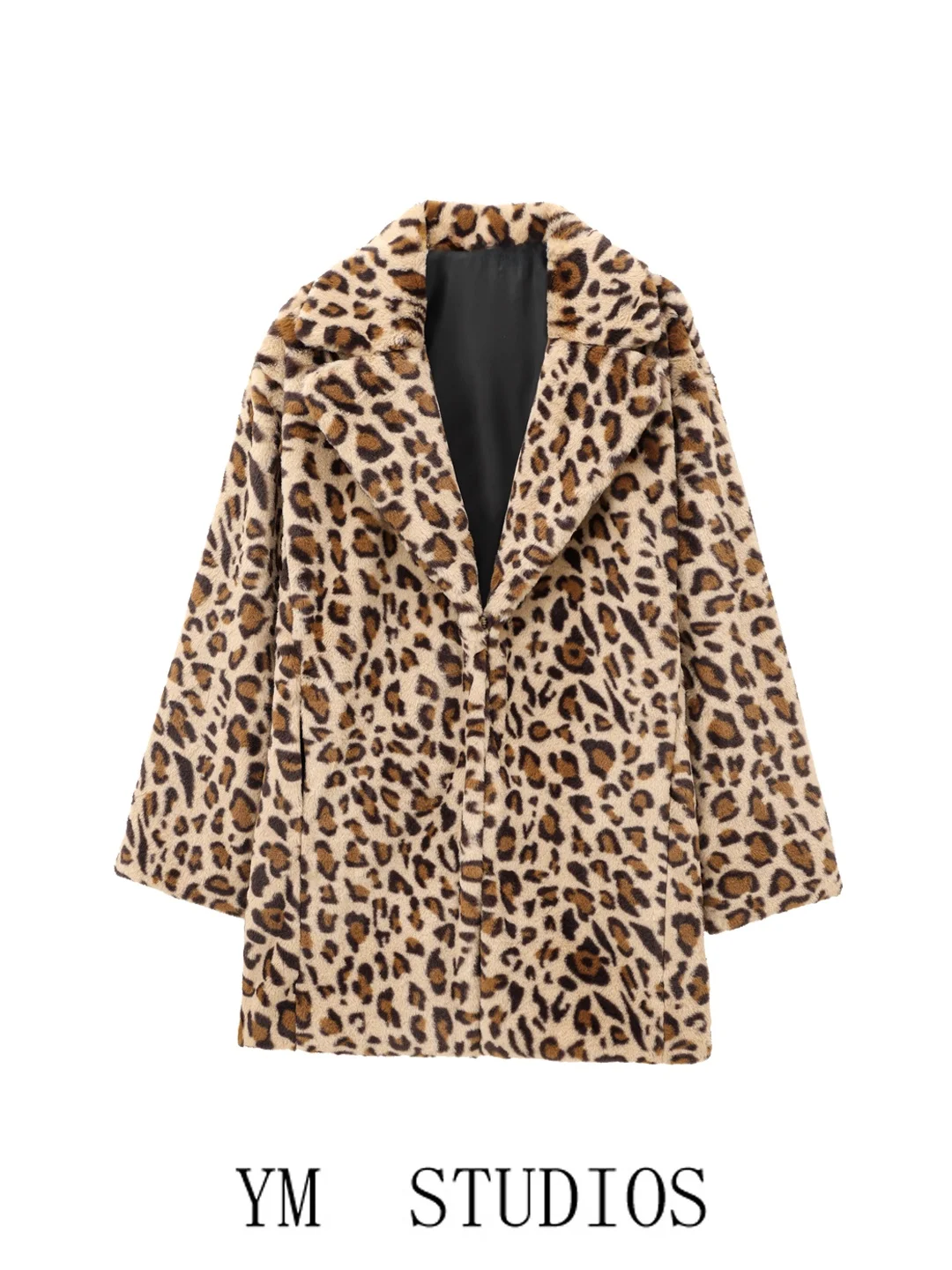 Женское пальто средней длины из искусственного меха с леопардовым принтом, теплая верхняя одежда с эффектом искусственной кожи, длинная куртка с отложным воротником
Женское пальто средней длины из искусственного меха с леопардовым принтом, теплая верхняя одежда с эффектом искусственной кожи, длинная куртка с отложным воротником