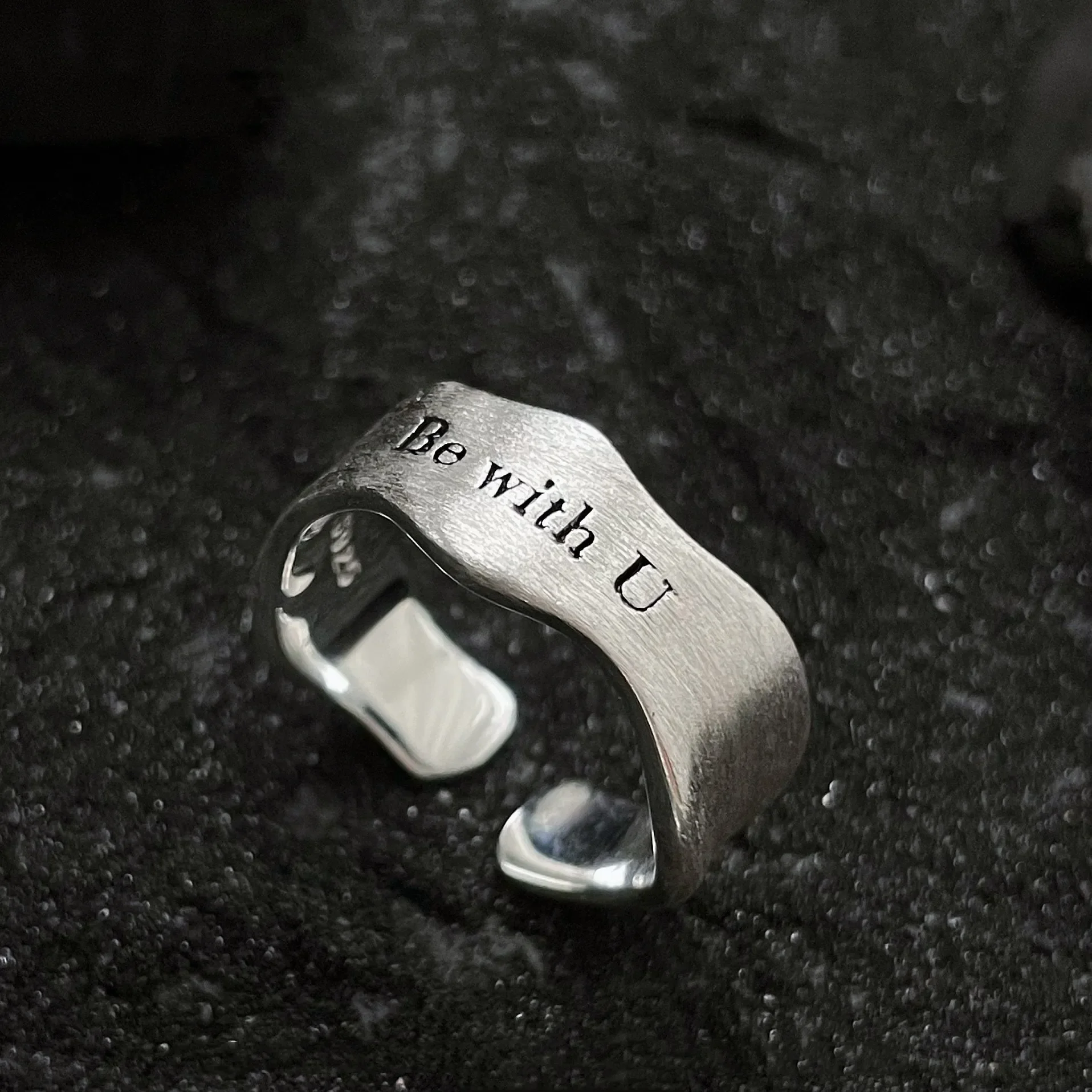925 Sterling Silver Letter Frosting Lovers Ring for Women Men Couple Gift Texture Minimalist Irregular Jewelry Dropshipping
925 Sterling Silver Letter Frosting Lovers Ring for Women Men Couple Gift Texture Minimalist Irregular Jewelry Dropshipping