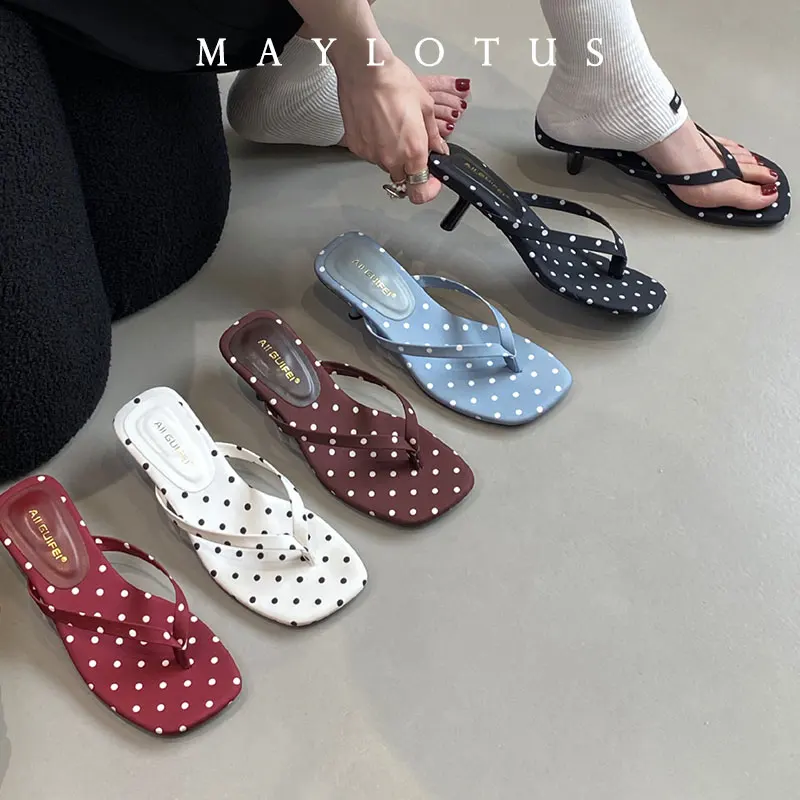 Fashionable Versatile Black Strapless Heel Sandals Women's Flip Flops Slippers Casual Style Rubber Sole Adults Outdoor Use
Fashionable Versatile Black Strapless Heel Sandals Women's Flip Flops Slippers Casual Style Rubber Sole Adults Outdoor Use