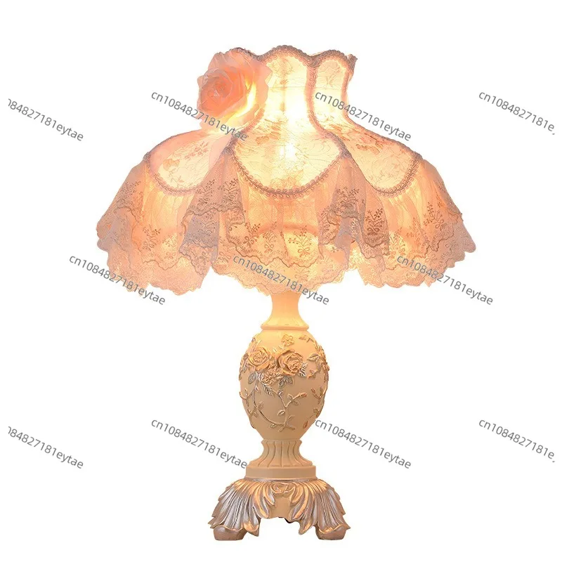 Factory direct sales European desk lamp bedroom bedside lamp princess creative Korean wedding room lamp cute lace wedding gift
Factory direct sales European desk lamp bedroom bedside lamp princess creative Korean wedding room lamp cute lace wedding gift