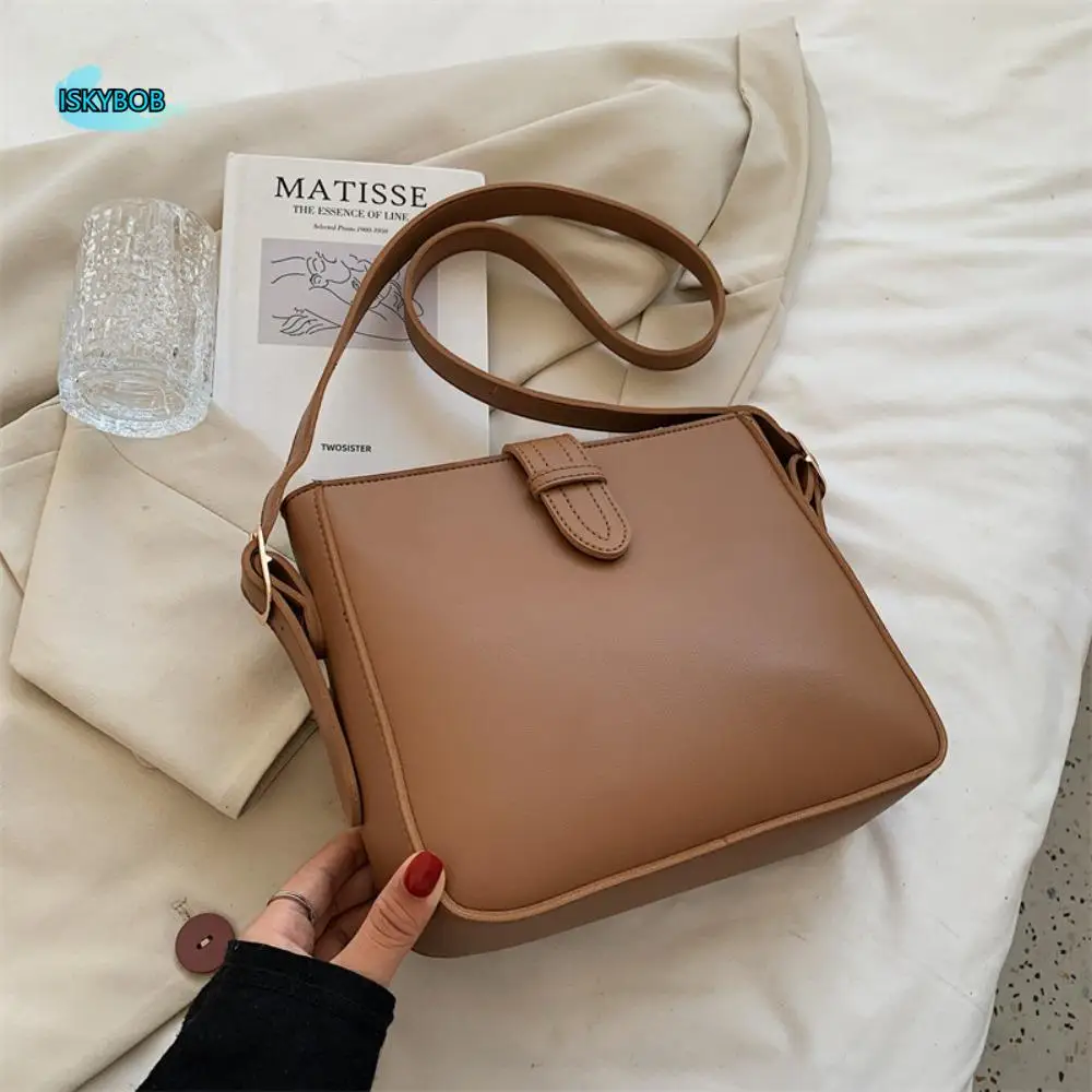 Квадратная сумка из искусственной кожи большой емкости, сумка в корейском стиле, простая сумка на плечо, сумка для сообщений, универсальная квадратная сумка-тоут Ins
Квадратная сумка из искусственной кожи большой емкости, сумка в корейском стиле, простая сумка на плечо, сумка для сообщений, универсальная квадратная сумка-тоут Ins