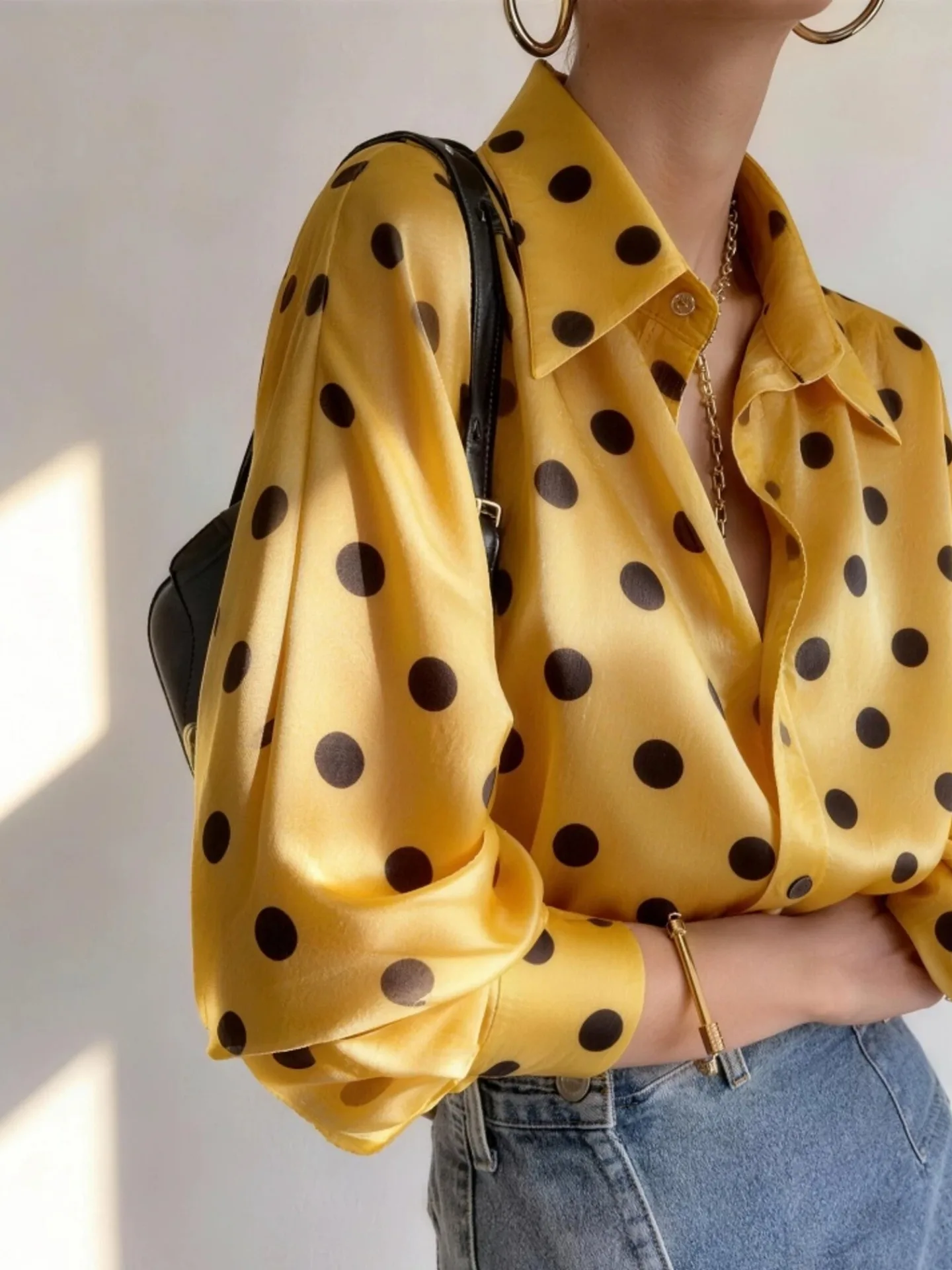 Unique Beautiful Yellow Polka Dot Women's Shirt Inner Wear Overlap Acetate Satin Small Shirt Not Easy to Deform Long Sleeve
Unique Beautiful Yellow Polka Dot Women's Shirt Inner Wear Overlap Acetate Satin Small Shirt Not Easy to Deform Long Sleeve