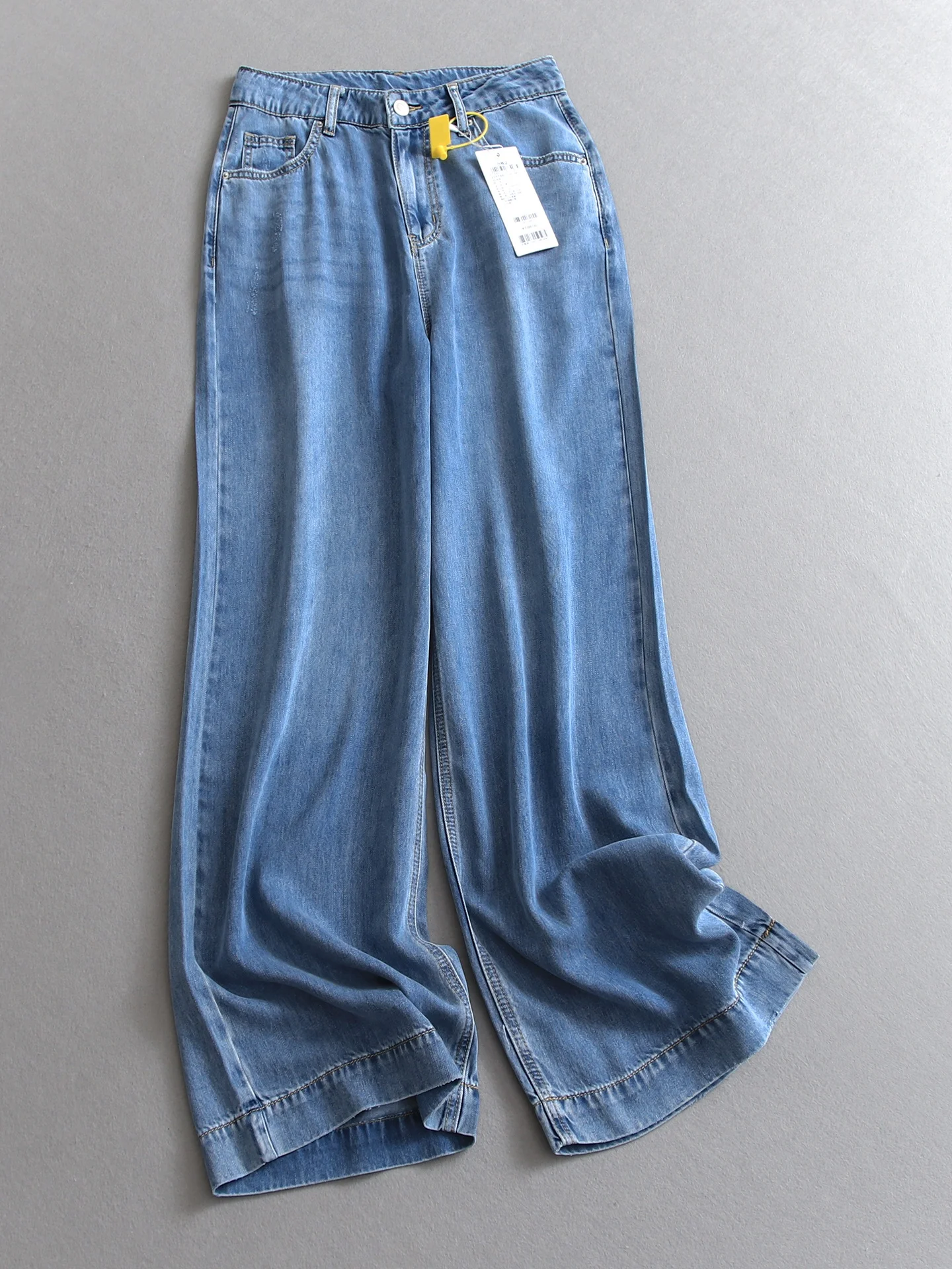 Cool Feeling Thin Breathable High Waist Slimming Loose Straight Leg Jeans Women's Summer Casual Comfortable Wide Leg Denim
Cool Feeling Thin Breathable High Waist Slimming Loose Straight Leg Jeans Women's Summer Casual Comfortable Wide Leg Denim